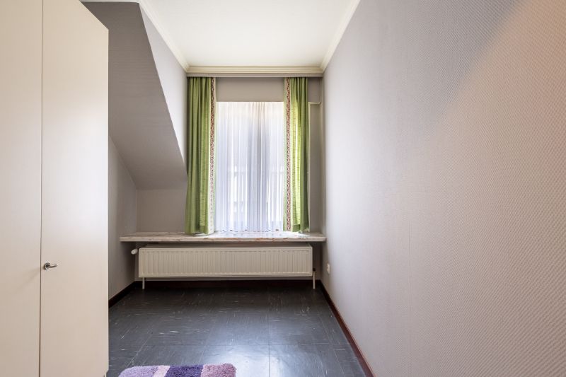 Bel-etagewoning met potentieel in hartje Izegem. foto 11