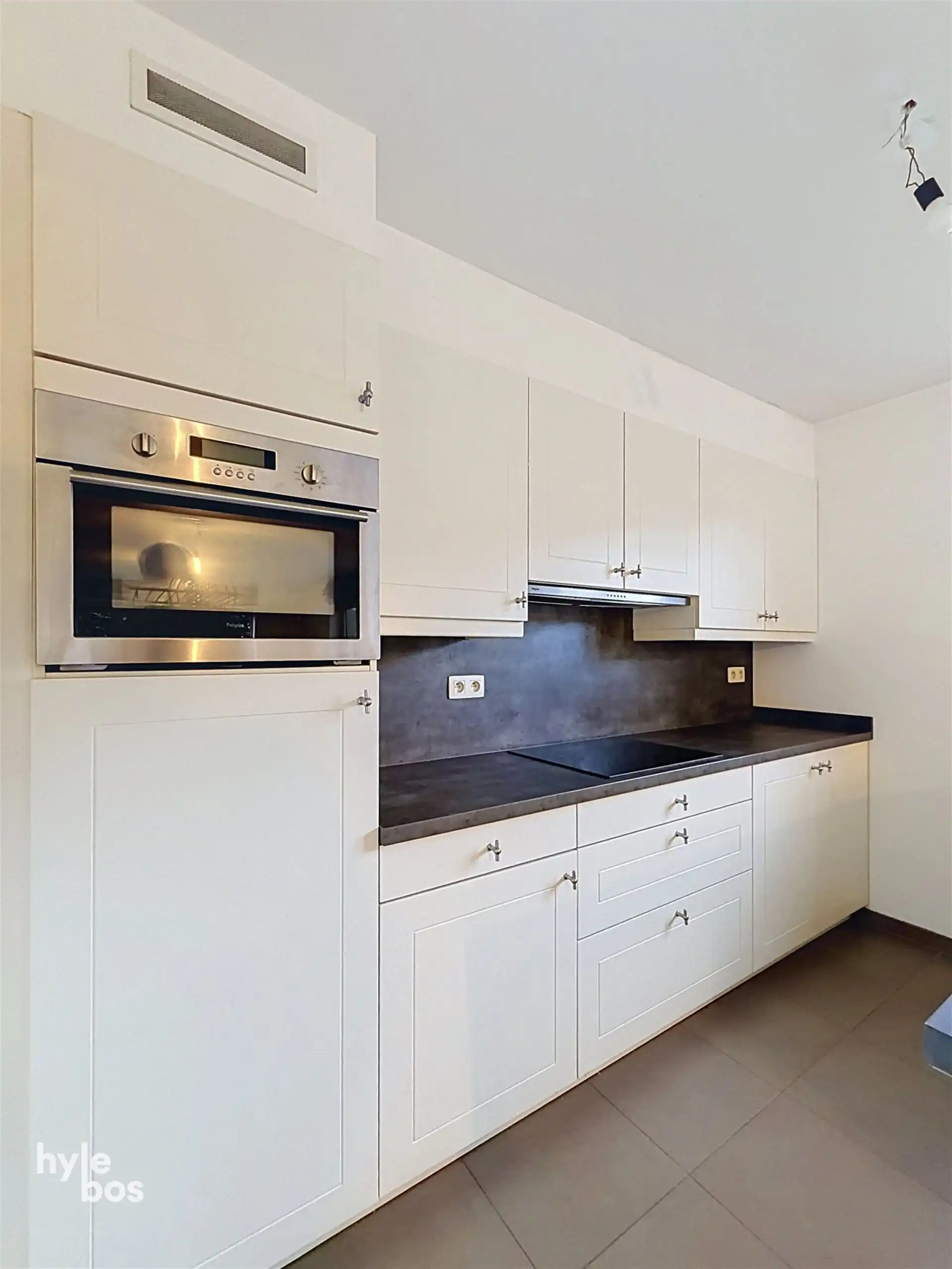 Aan de stadsrand gelegen gelijkvloers appartement foto 8