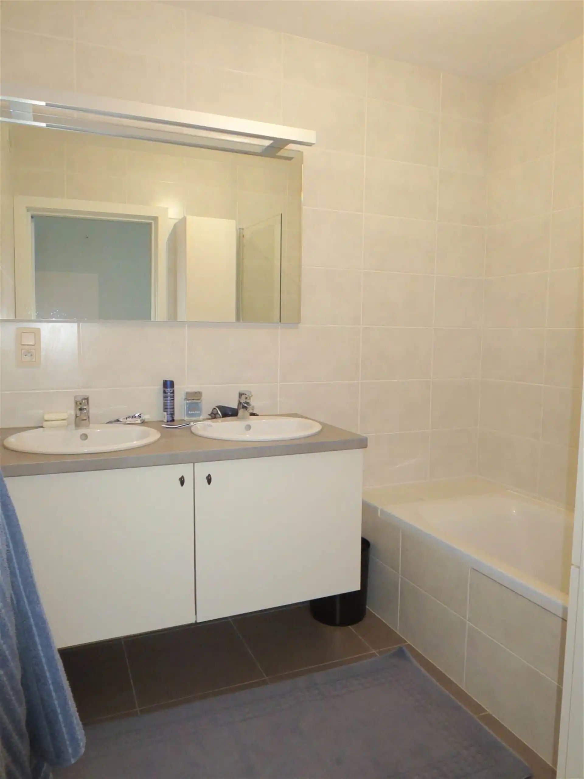 Aan de stadsrand gelegen gelijkvloers appartement foto 8