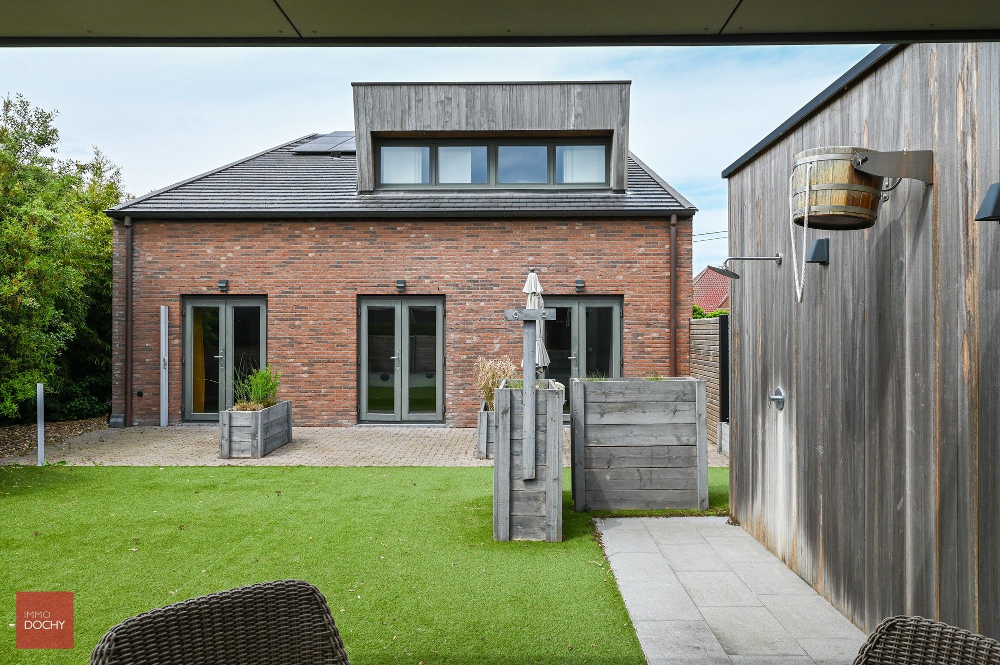 Mooie alleenstaande energiezuinige woning (A-label) met alle comfort en discretie foto 11