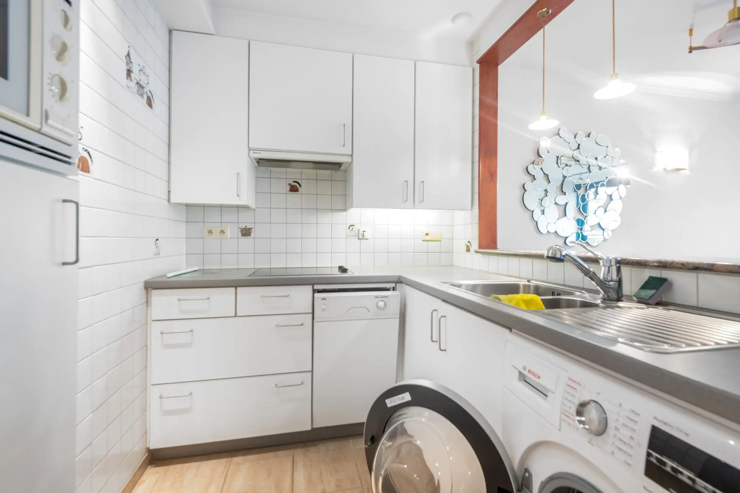 Duplexappartement met zuid-west oriëntatie gelegen vlakbij de Lippenslaan en de Zeedijk. Inpandige garagebox te koop foto 10