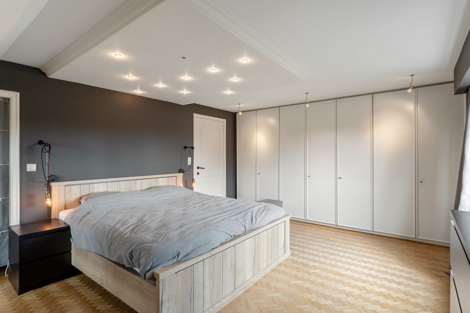 Gerenoveerde woning in het rustig gelegen Brustem. foto 17