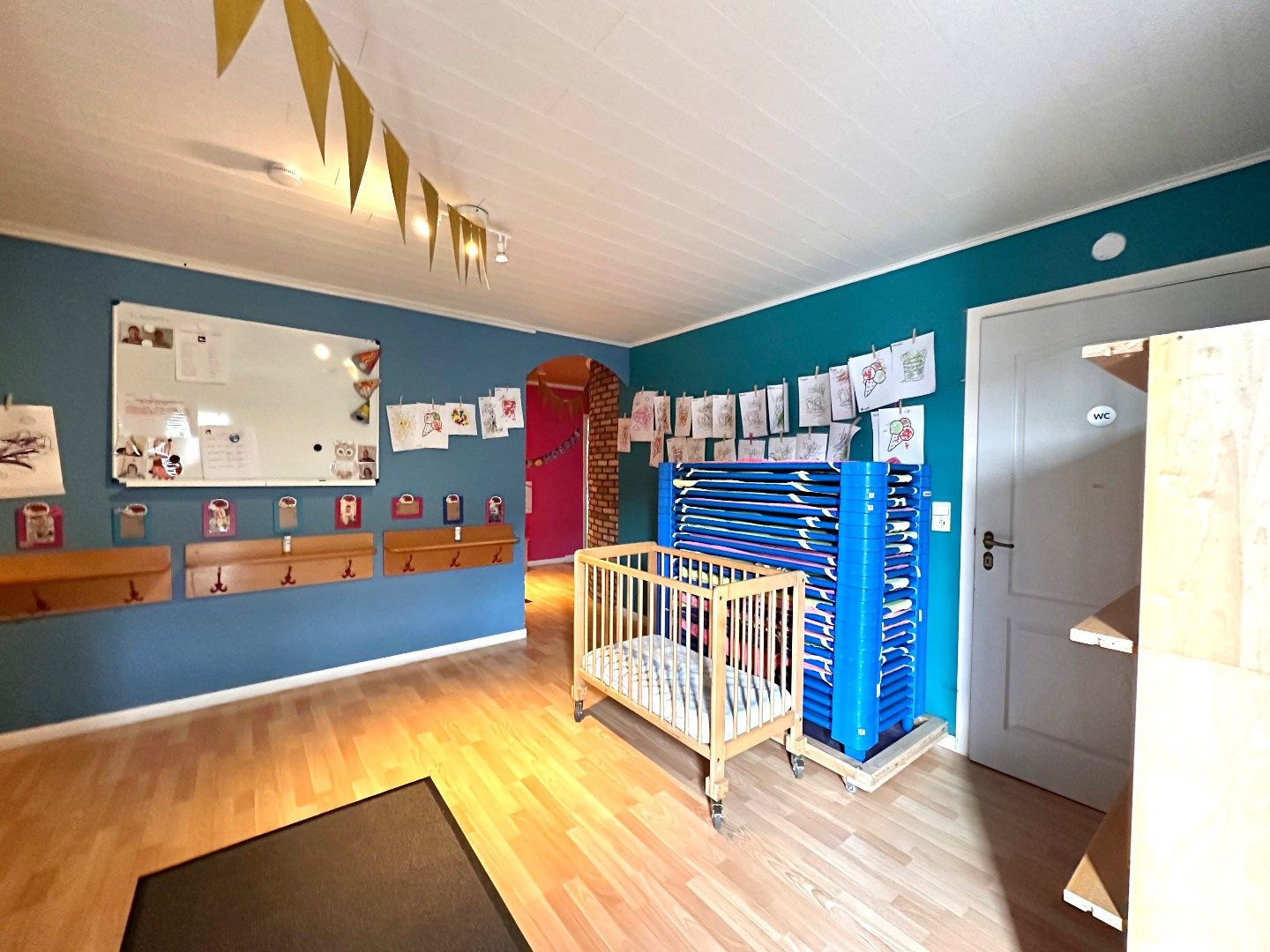 Veelzijdig handelshuis met ruime tuin – momenteel ingericht als crèche foto 2