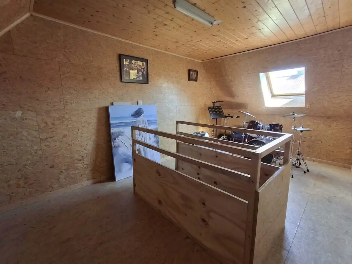 CHARMANTE  KLEINE WONING MET TUIN IN HET CENTRUM VAN AARSELE foto 6