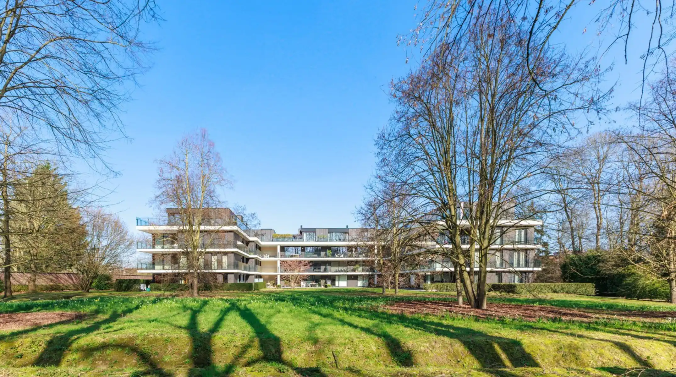 Exclusief appartement met 2 terrassen en autostaanplaats  foto {{pictureIndex}}