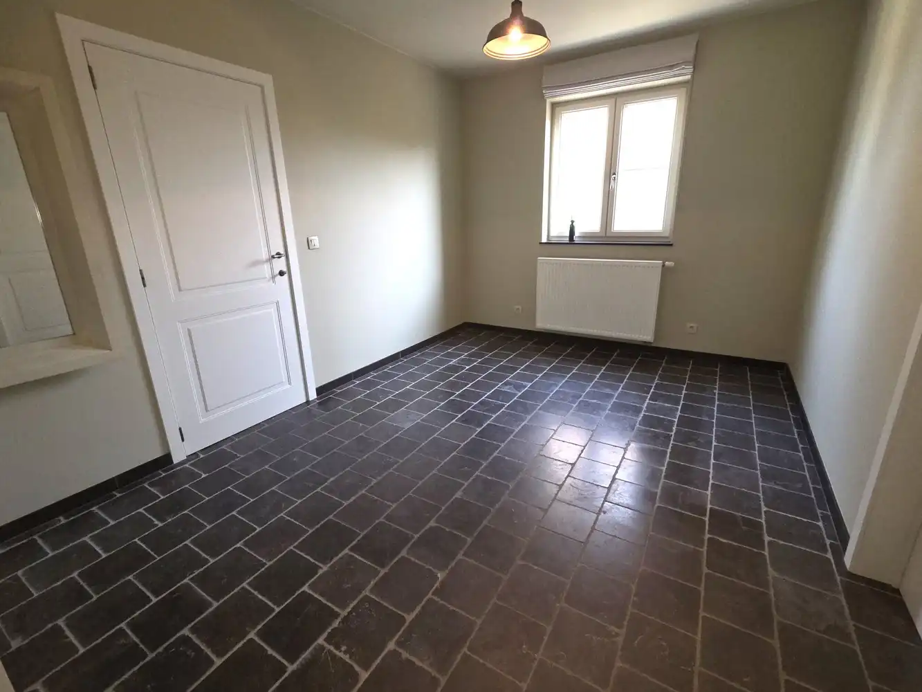 Prachtige villa woning, 5 slaapkamers, 2 badkamers in een zeer rustige straat gelegen foto 19