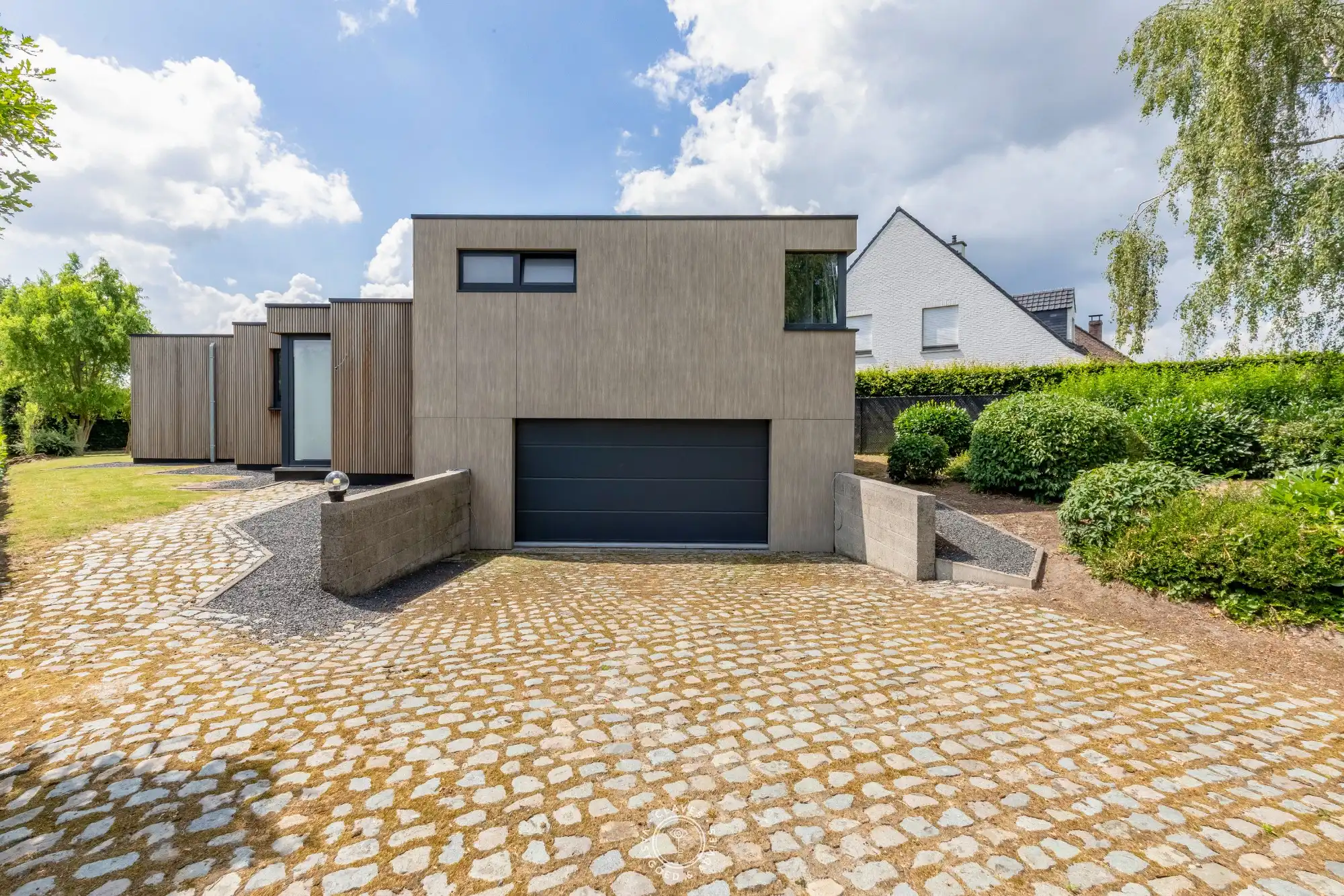 Architecturale seventies villa in energiezuinig jasje foto 2