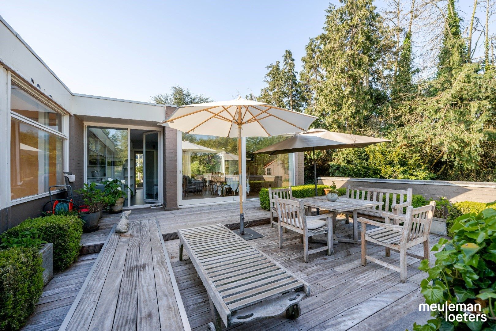 Te renoveren bungalow op fantastische ligging foto 2