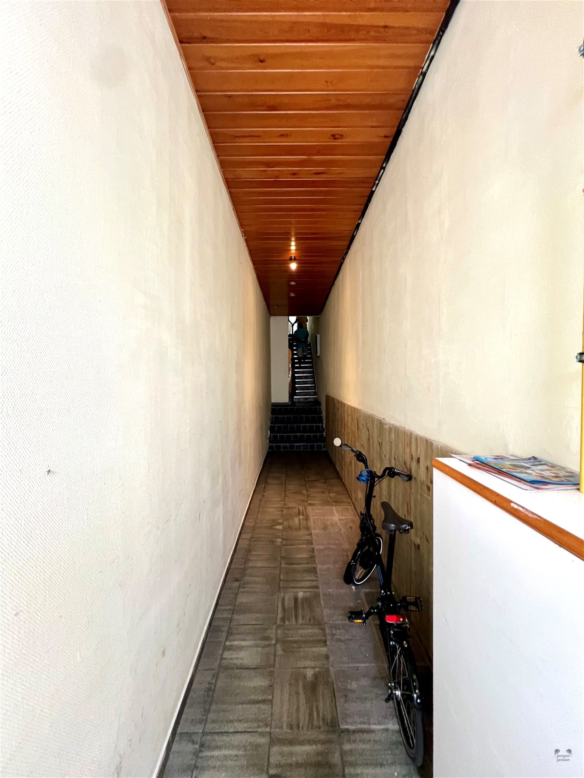 Handelspand met  woonst  4 slaapkamers te Oostende foto 7