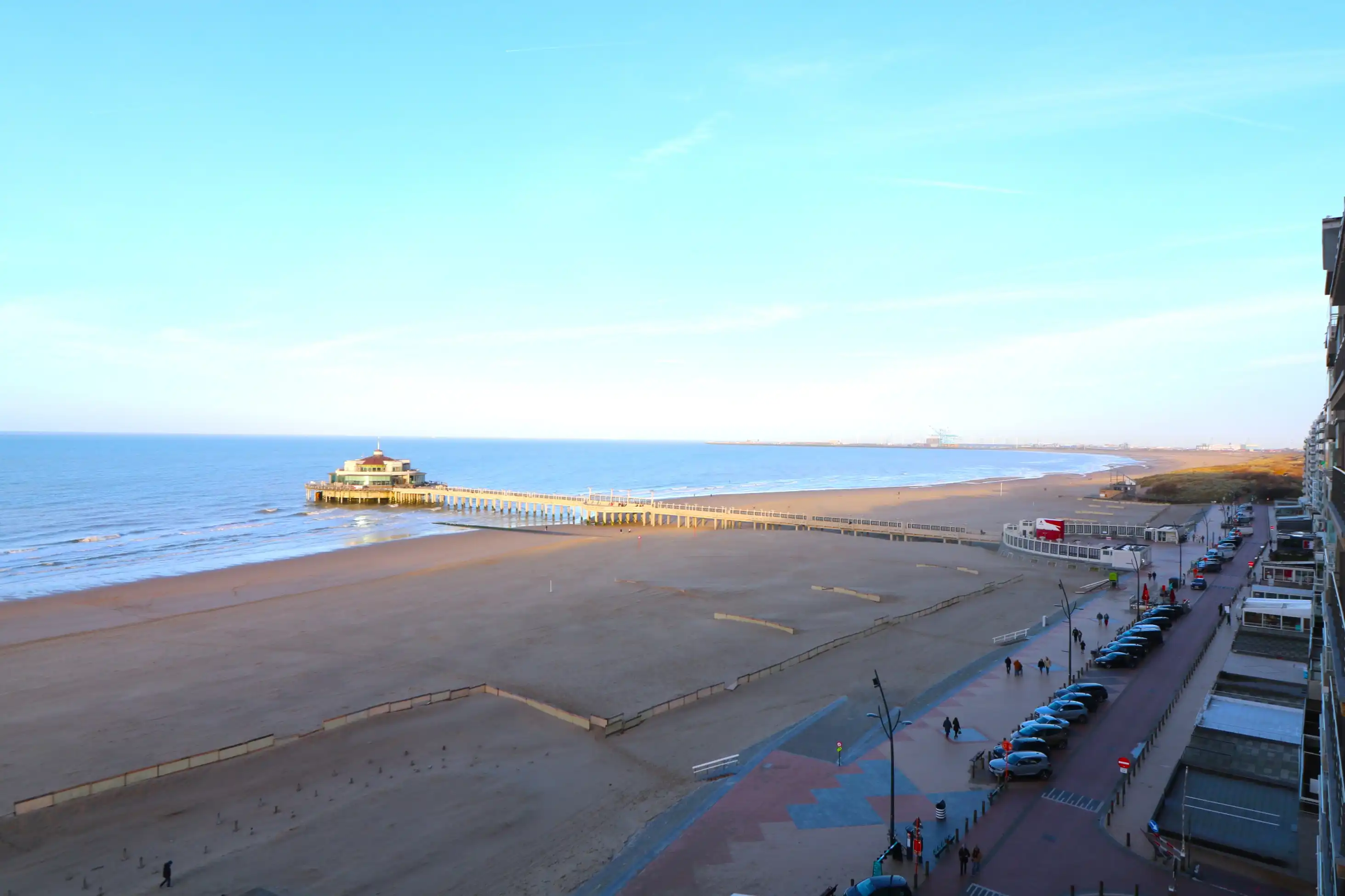 Instapklaar appartement met 2 zeer grote slaapkamers en prachtig frontaal zeezicht foto 11