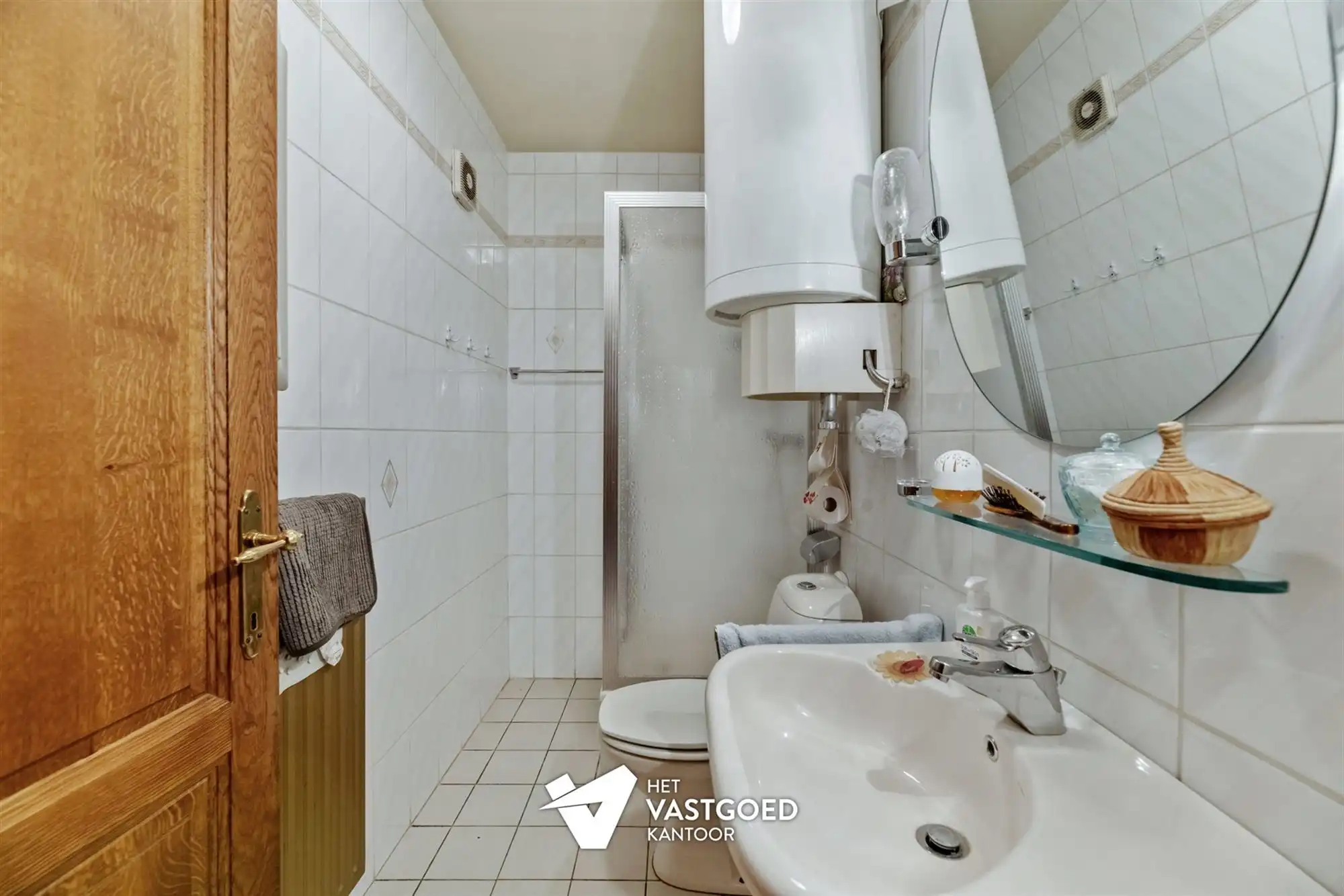 CENTRAAL GELEGEN, RUIME WONING MET VEEL MOGELIJKHEDEN! foto 11