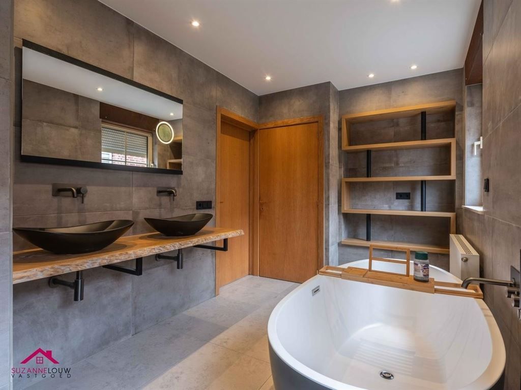 Gerenoveerde vrijstaande woning foto 21