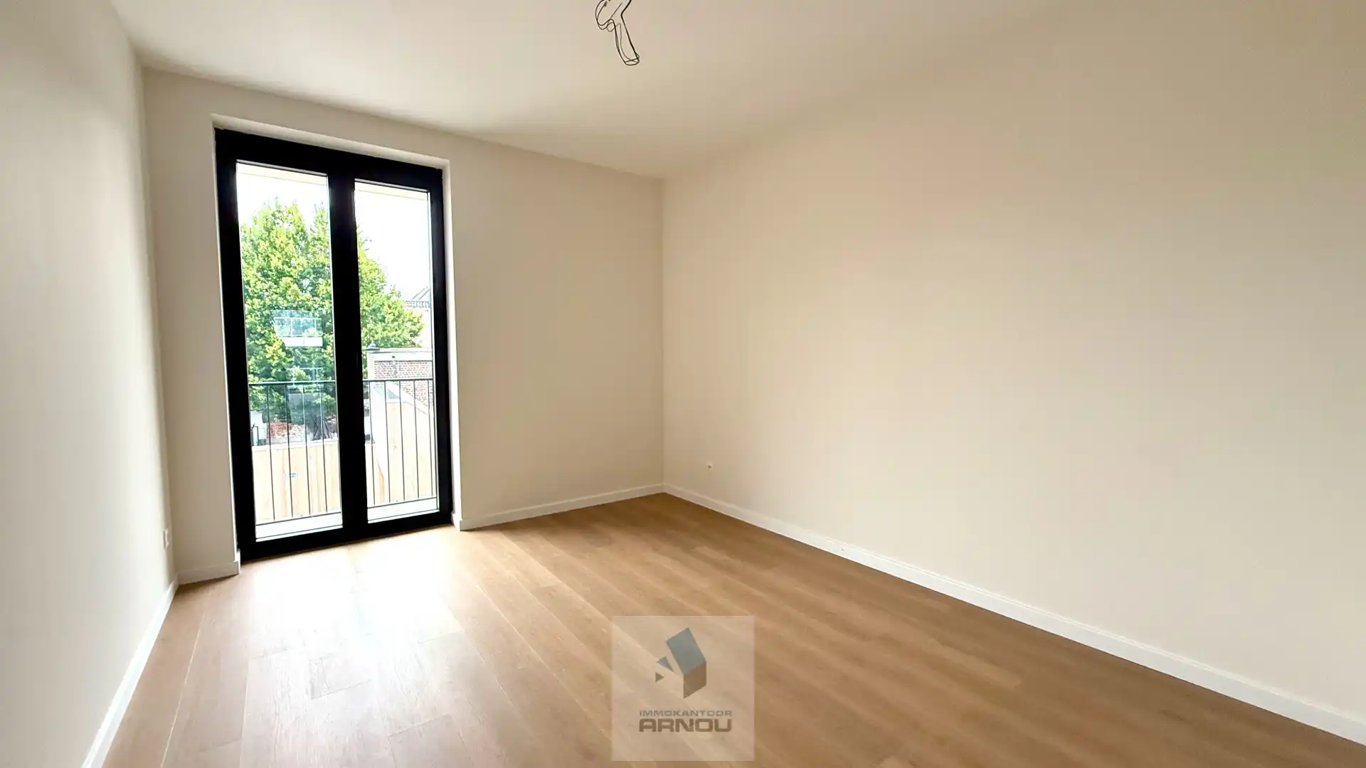 Prachtig ruim nieuwbouwappartement met 2 slaapkamer en garage foto 13