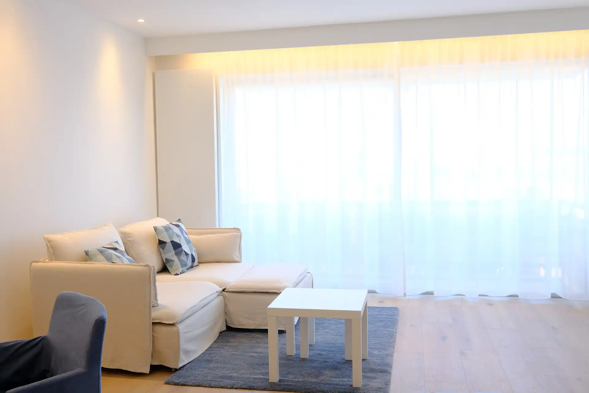 Gerenoveerde gemeubelde studio in centrum Hasselt met autostaanplaats foto 7
