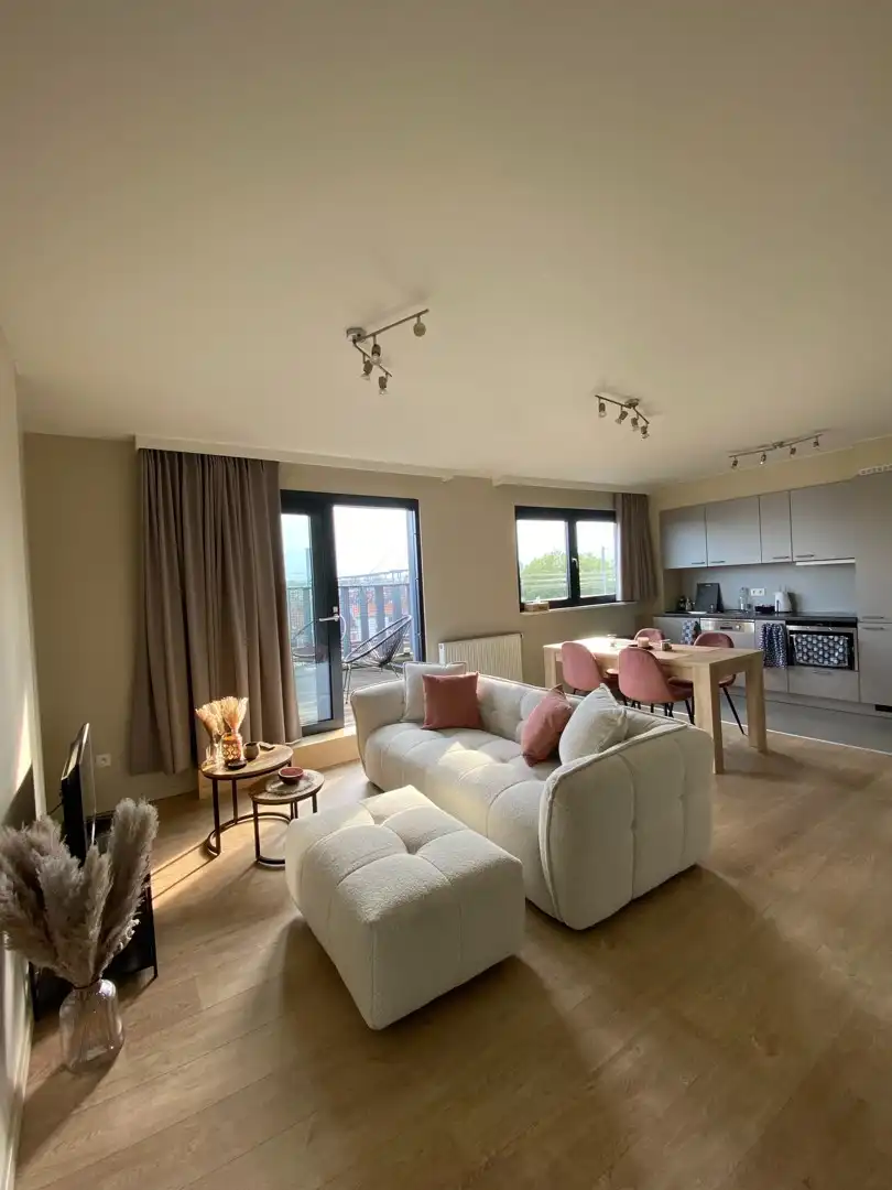 Charmant 1 slaapkamerappartementen met terras foto 2