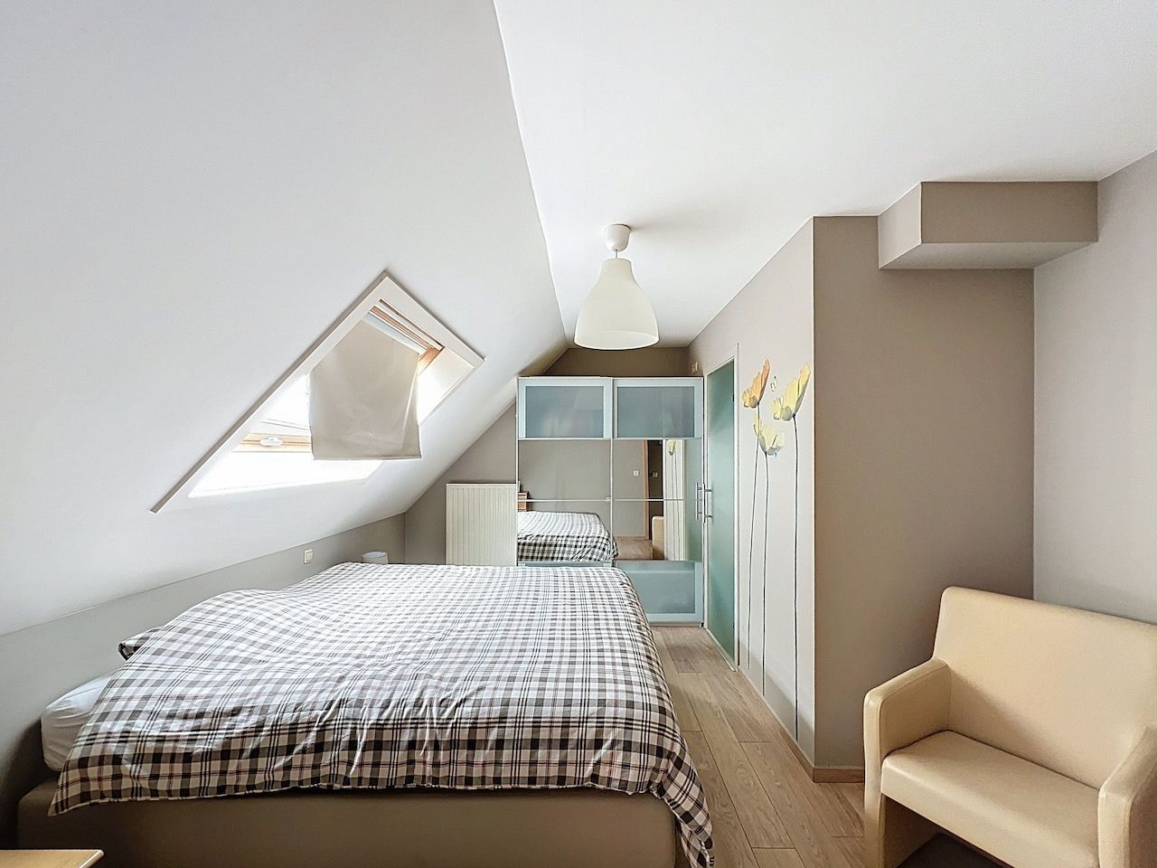 Zuidgericht duplex-dakappartement met veel ruimte op toplocatie in Heist foto 17