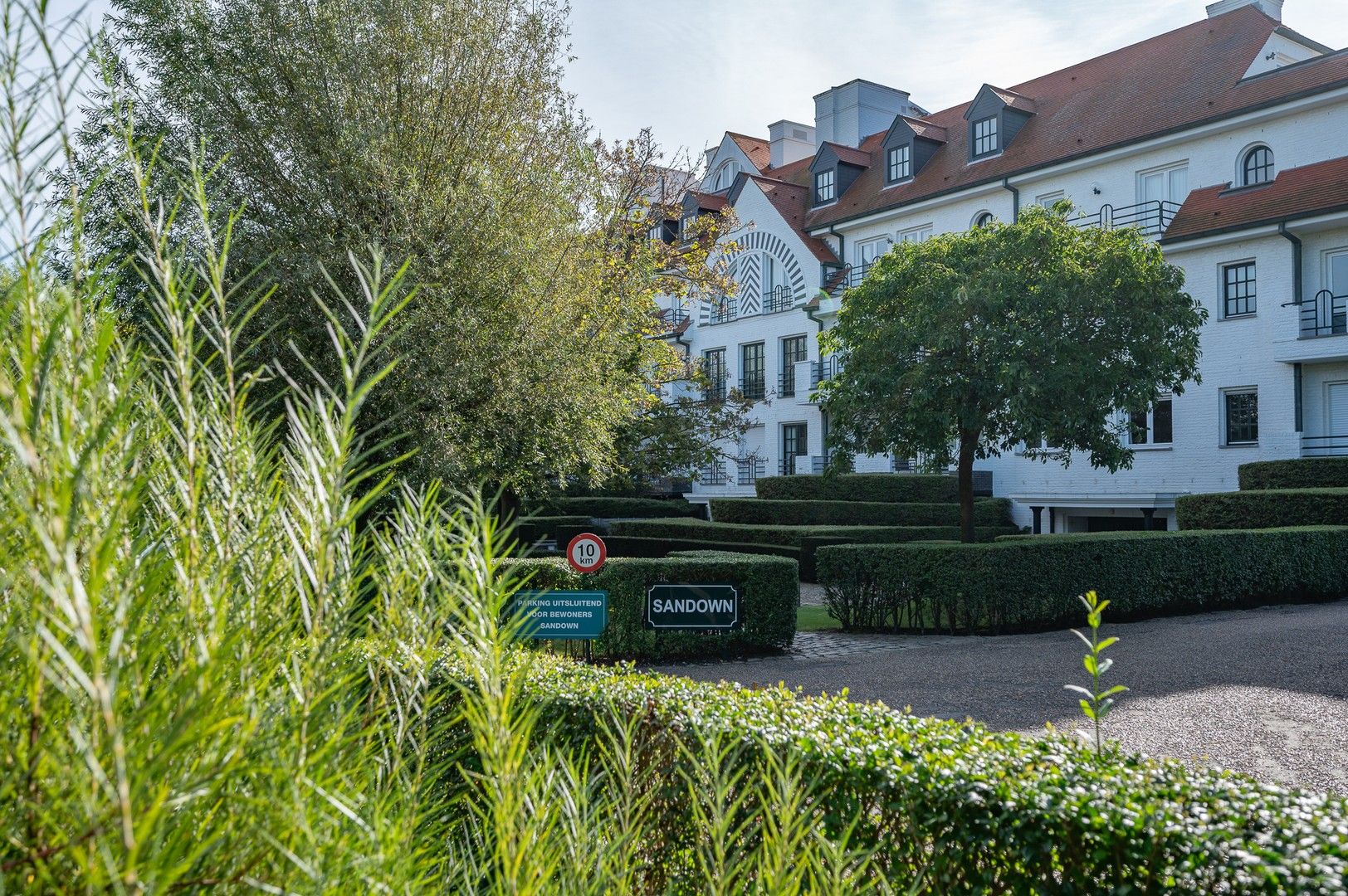 Prachtig gerenoveerd appartement gelegen in het exclusieve domein Tennis Gardens. foto 25