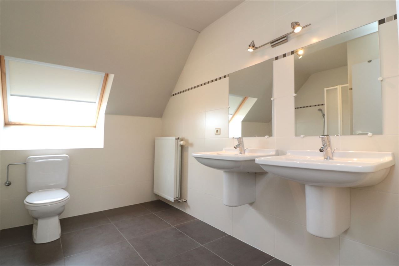 Duplex appartement op 2e verdiep (lift) met 2 slpk., mooi groot terras en dubbele garage   foto 18