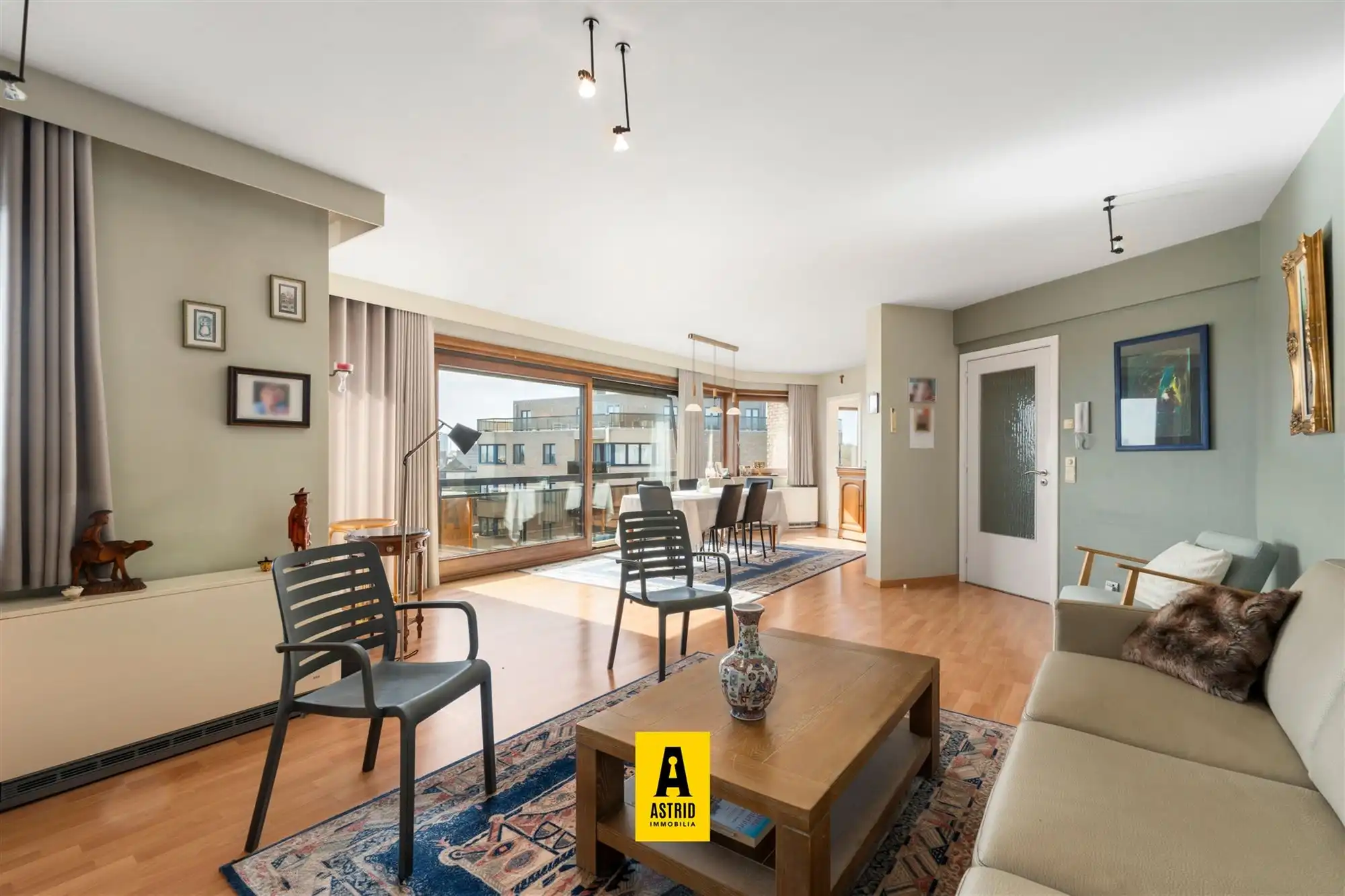 Groot zonnig appartement met vrij zicht vlakbij zee! foto 9