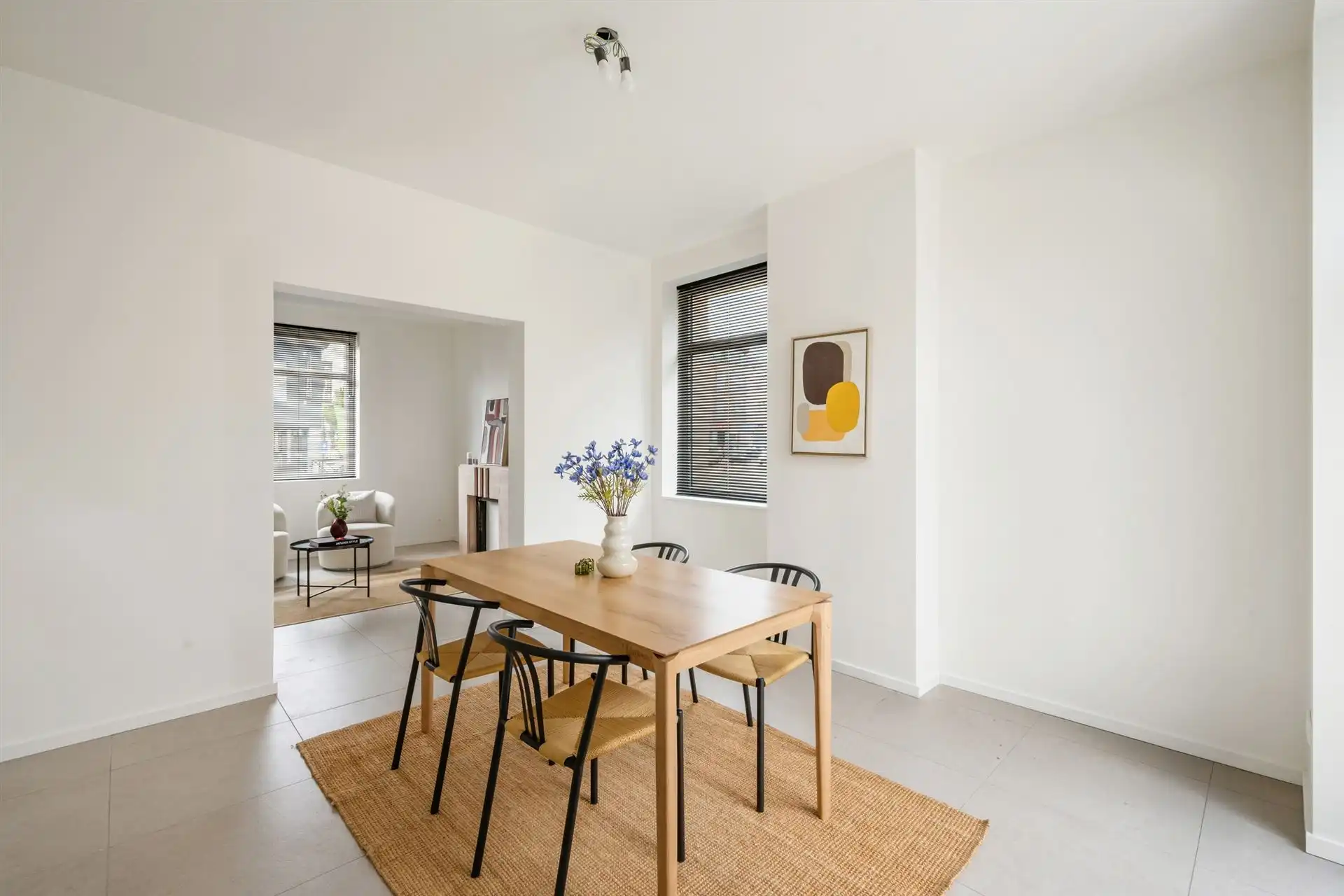 Kwalitatief gerenoveerde woning met 3 slk en leuk terras! foto 7