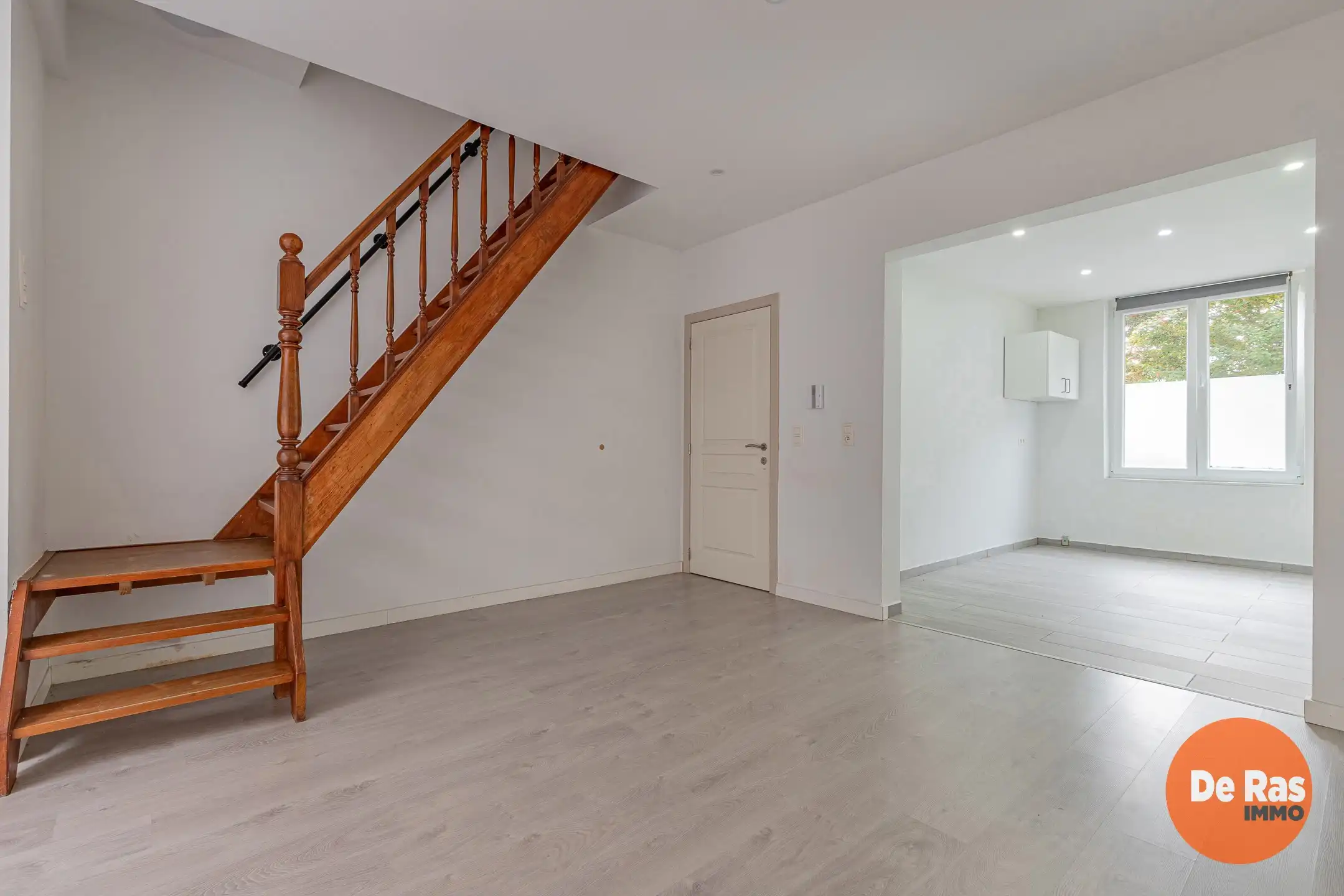 GRIMBERGEN-Gerenoveerde woning zonder tuin/koer aan de vaart foto 10