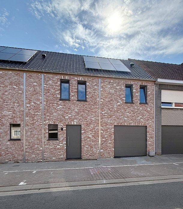 Prachtige nieuwbouwwoning met garage in het centrum van Westrozebeke foto 8