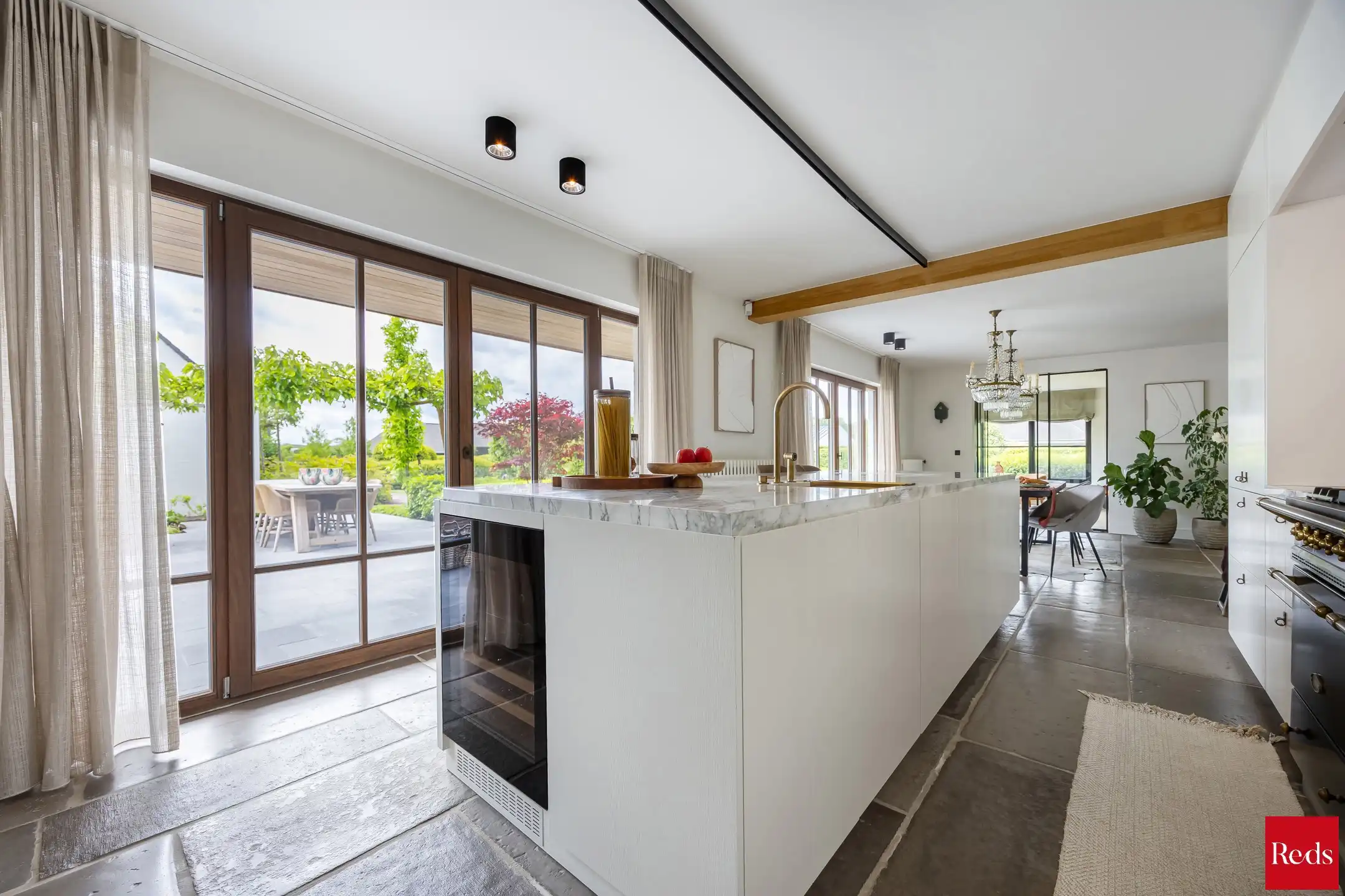 Luxueuze villa met bijgebouw en mogelijkheid tot aankoop achtergelegen weilanden.  foto 8