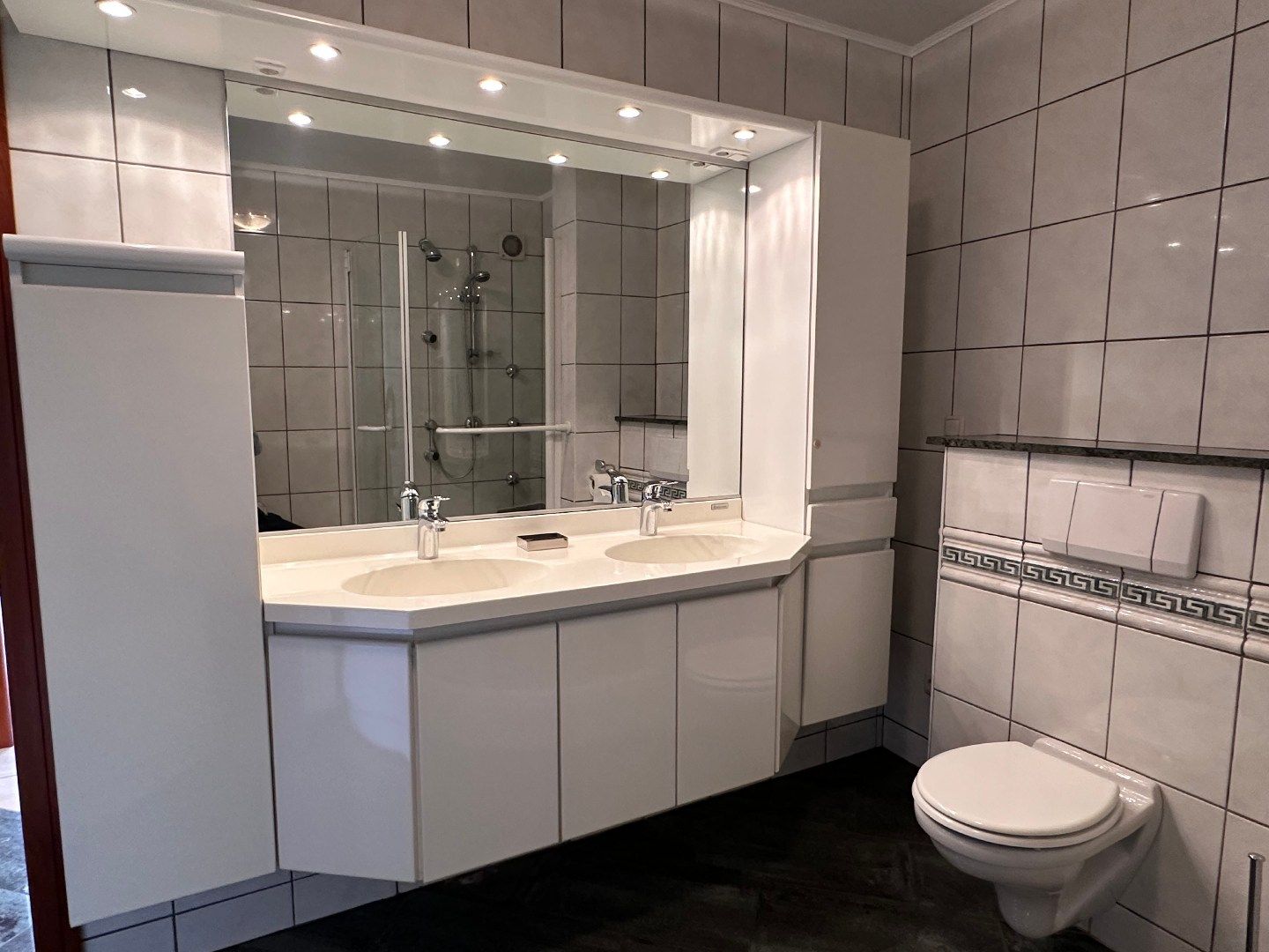 APPARTEMENT VAN 165m² MET 2 SLAAPKAMERS, 2 TERRASSEN en GESLOTEN GARAGE IN LANAKEN CENTRUM !  foto 21