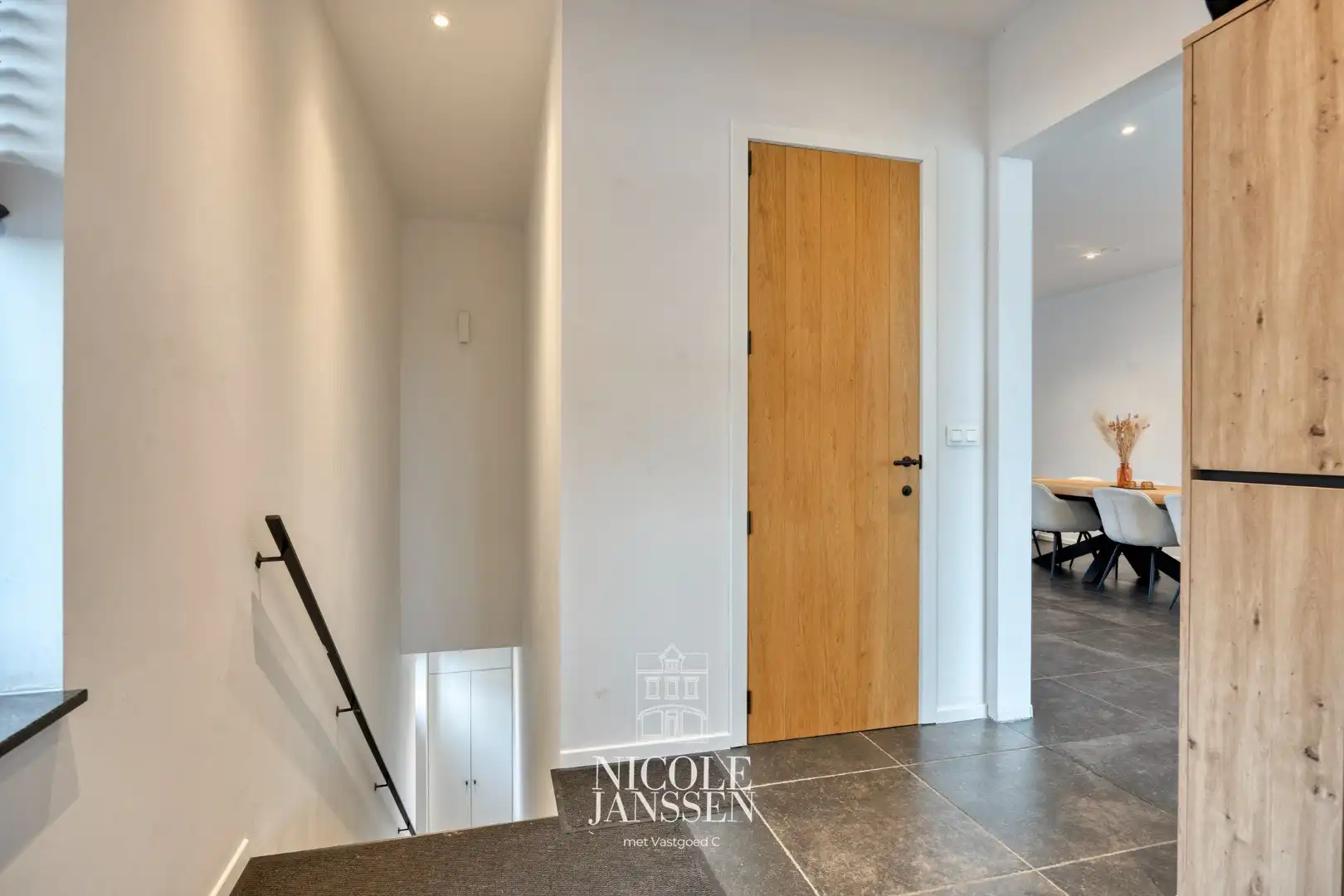 Handelspand met bovenwoning foto 17