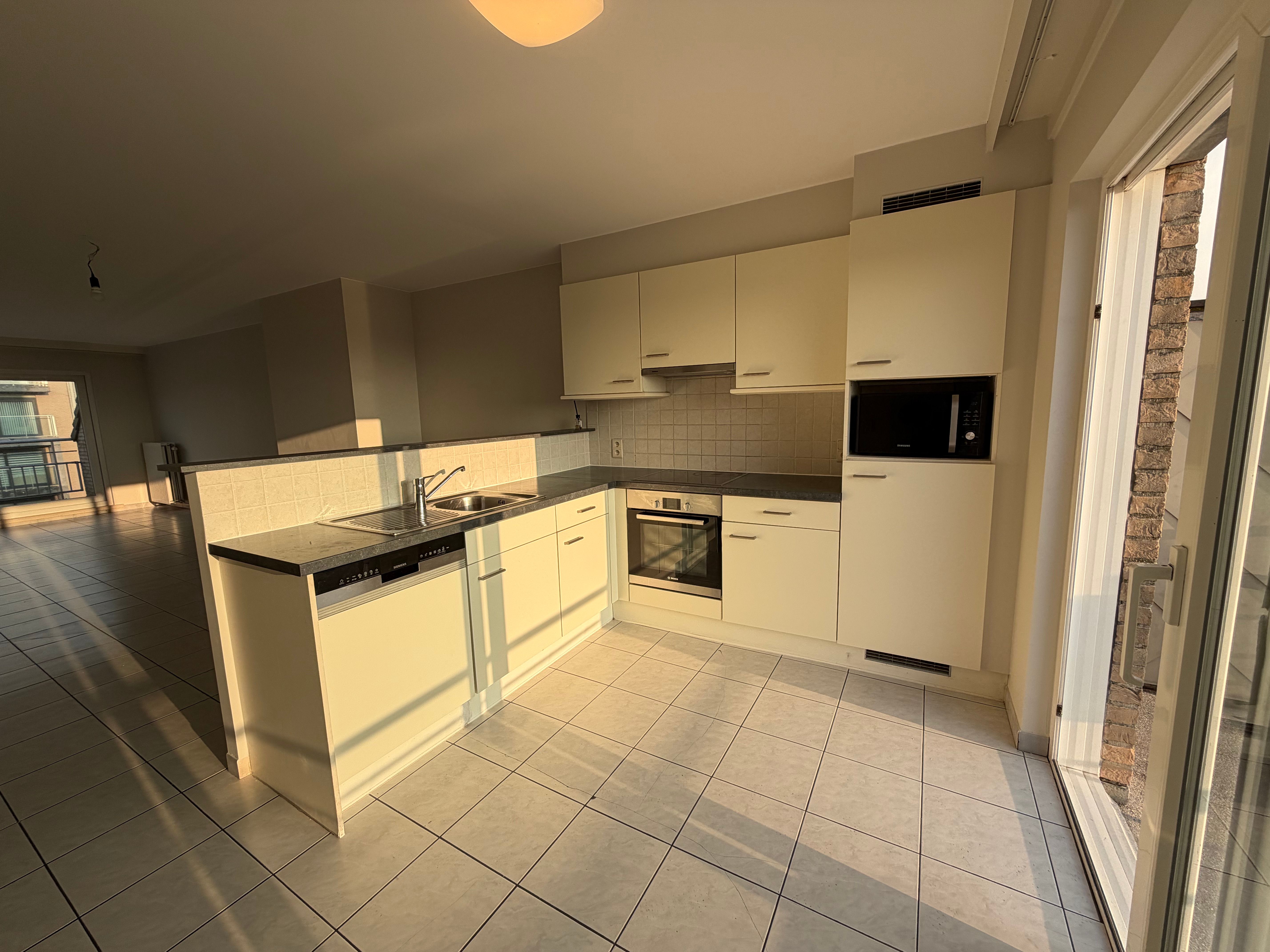 Mooi duplexappartement met drie slaapkamers en twee zongerichte terrassen. foto 6