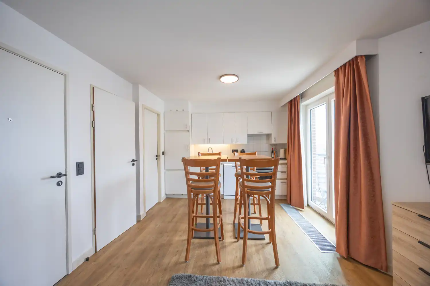 Gerenoveerde studio met zeezicht in hartje Middelkerke foto 3