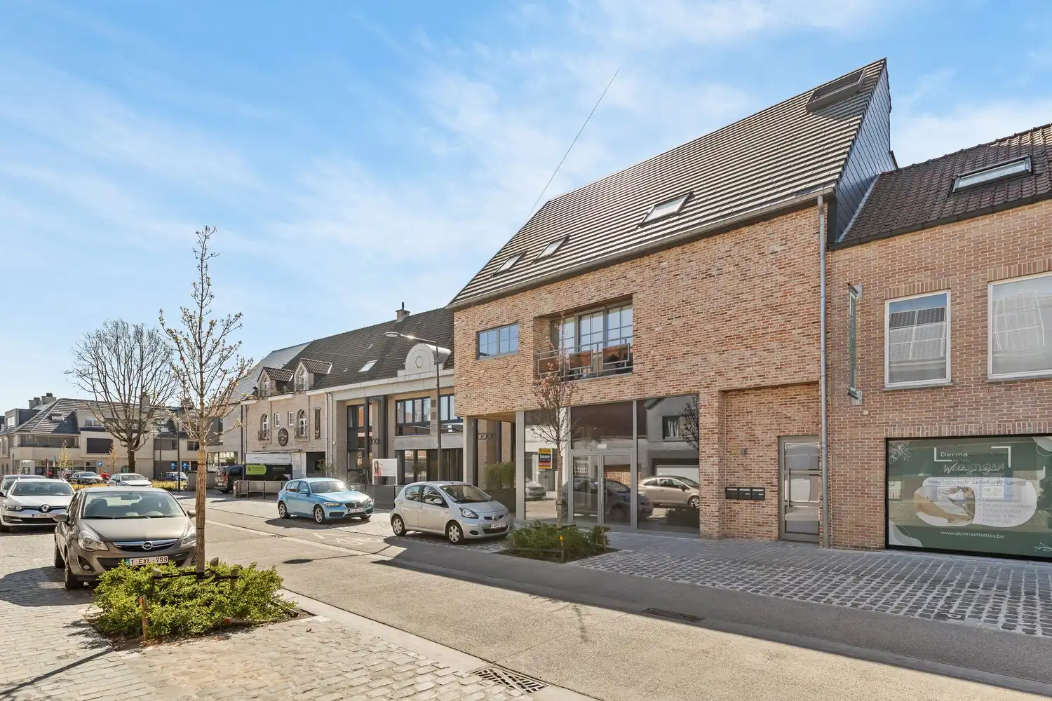 In te richten handelsgelijkvloers op toplocatie te Keerbergen foto {{pictureIndex}}