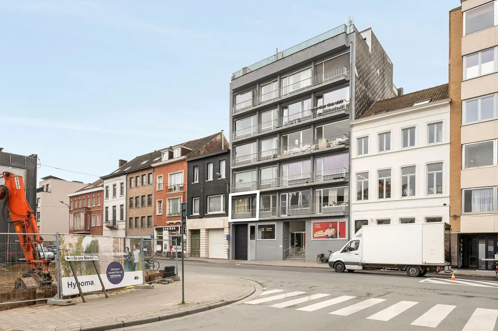 Energiezuinig en gezellig verhuurd appartement met 2 slaapkamers en balkon achteraan nabij het station van Kortrijk foto 13