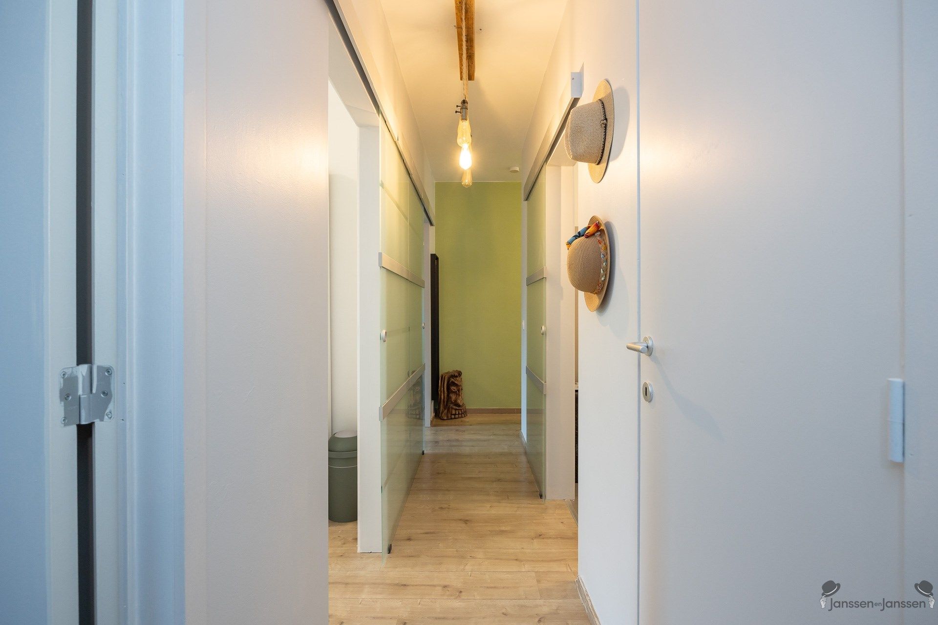 Instapklaar ruim gelijkvloersappartement met tuin. foto 19