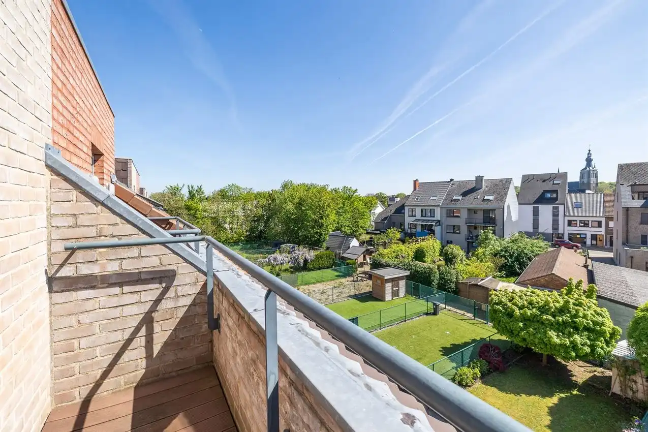 Duplex met twee slaapkamers en autostaanplaats op rustige locatie foto 11