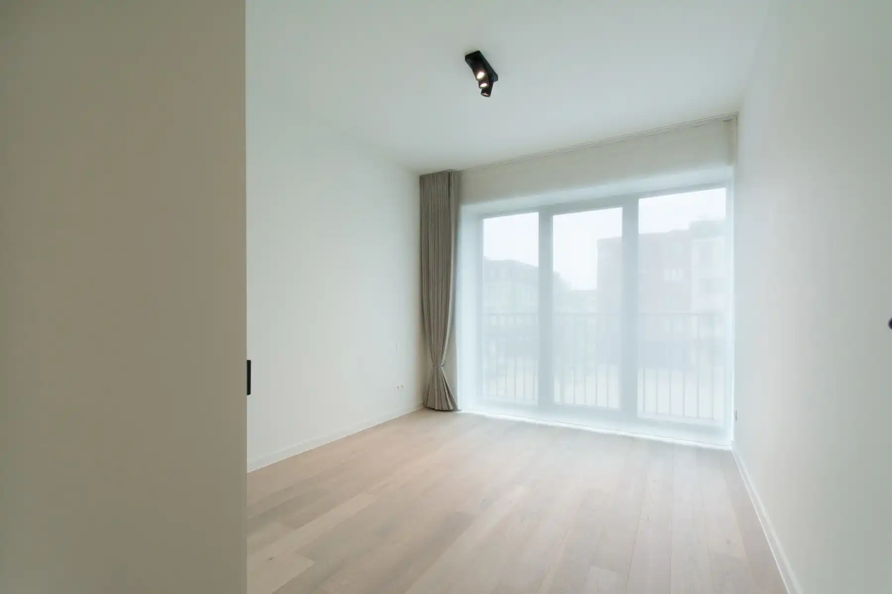 Lichtrijk nieuwbouwappartement met 2k en terras foto 8