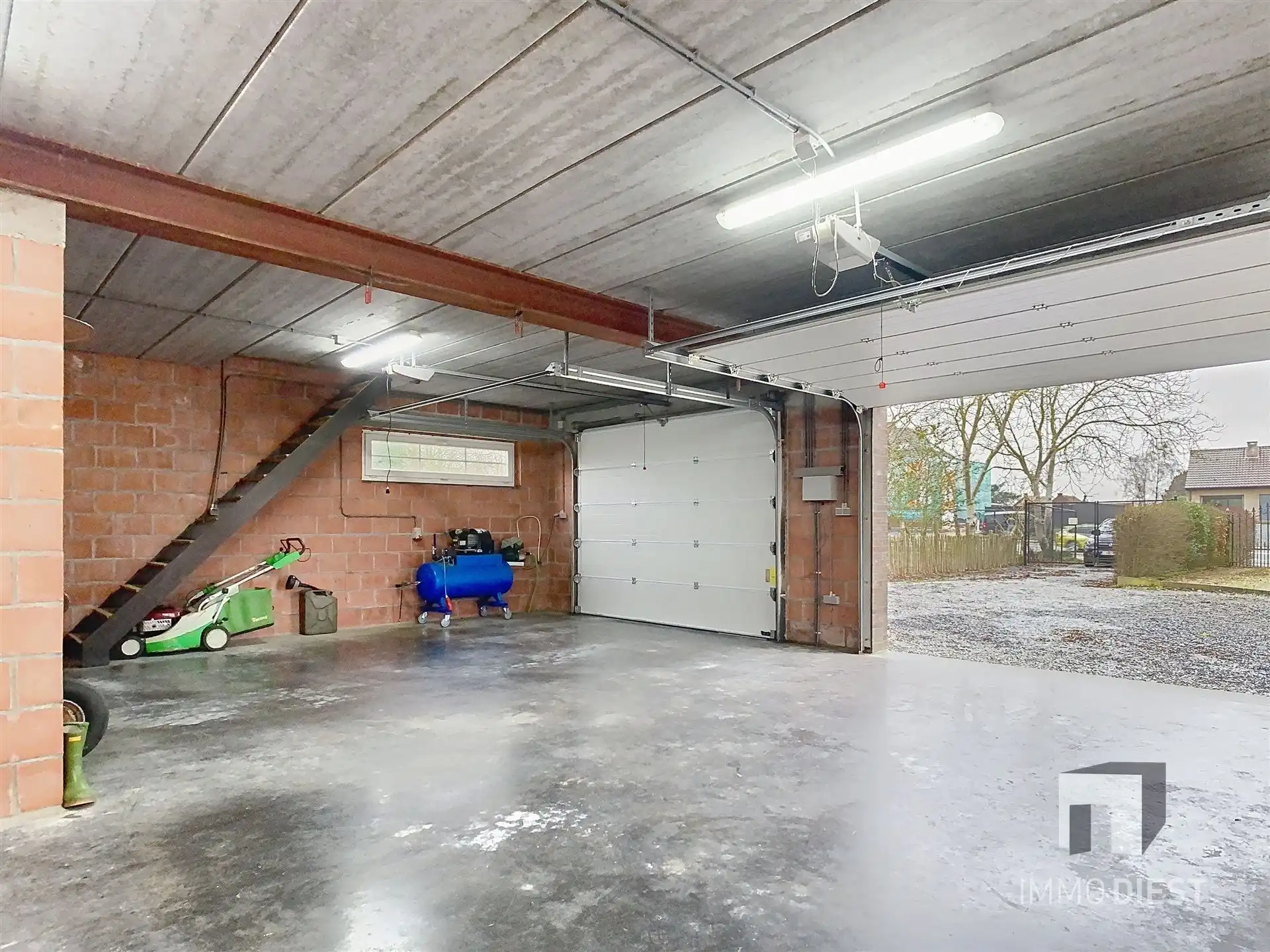 Instapklare woning op ca.53 are met bijgebouw met dubbele garage. EPC 104 kWh/m²/jaar (bijna A-label) foto 40