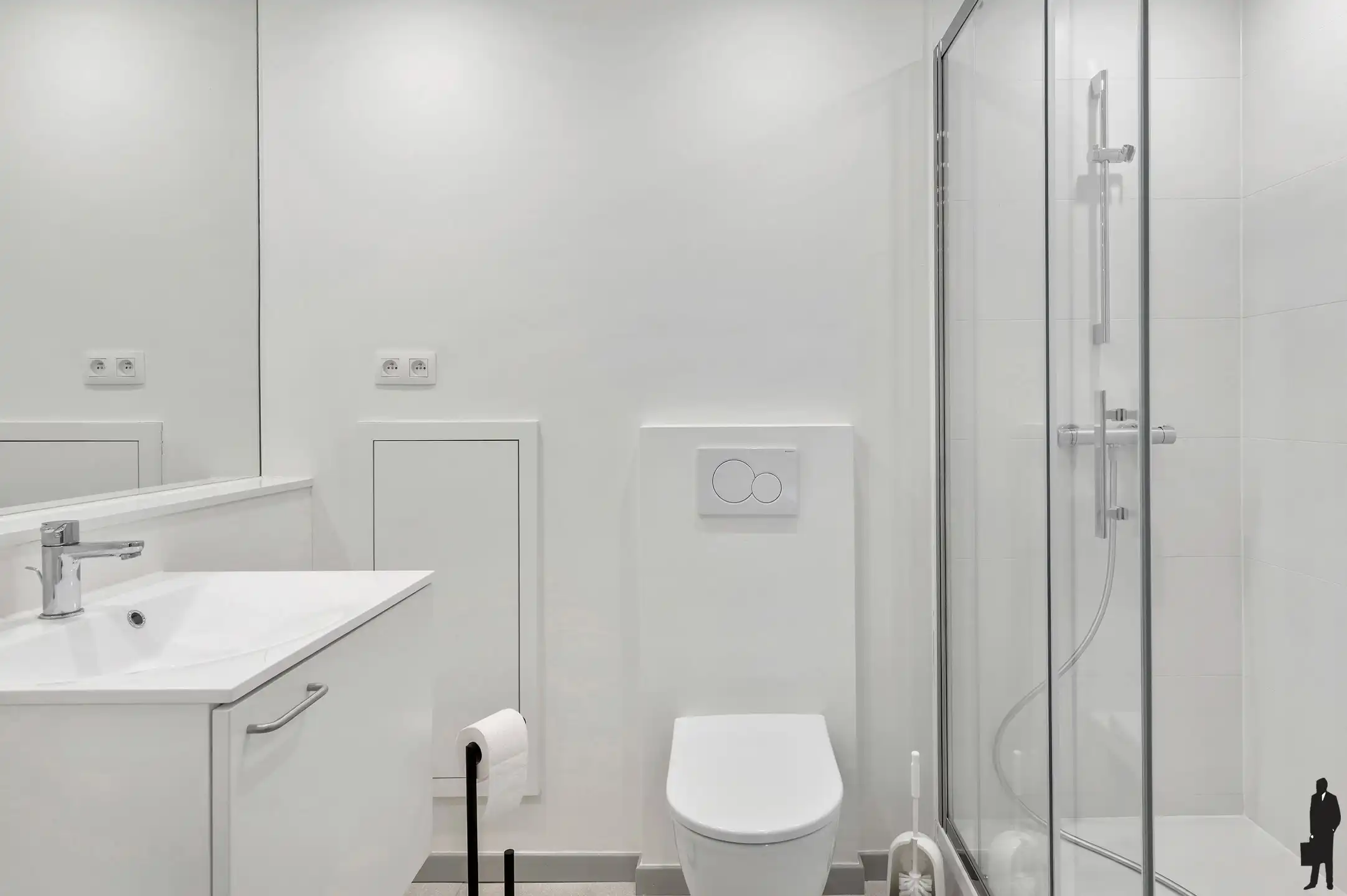 Goed onderhouden dokterspraktijk met 3 studio’s en 14 staanplaatsen foto 32