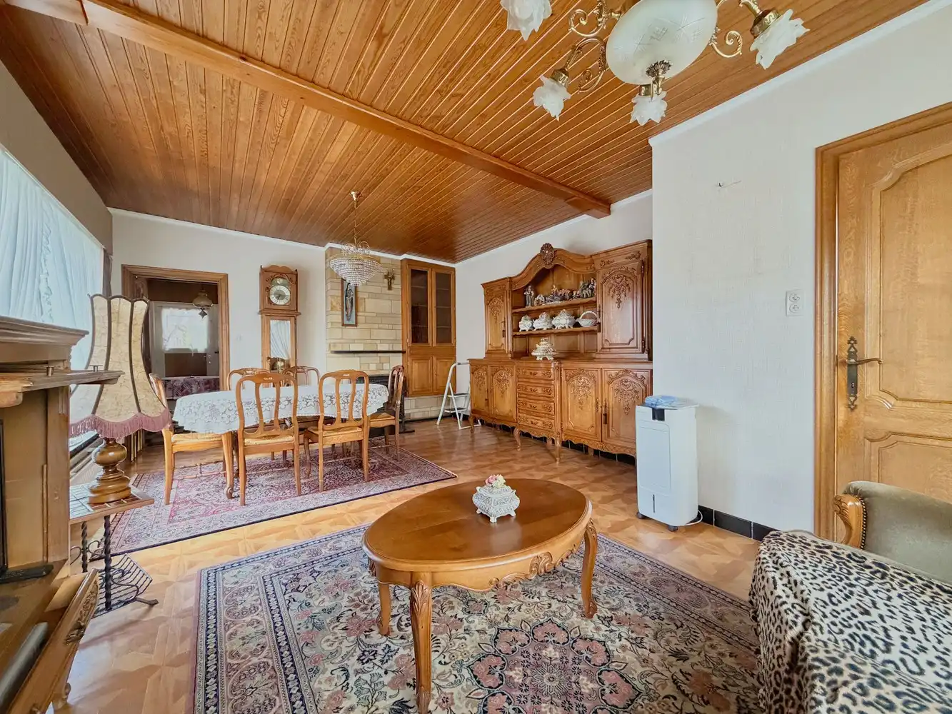 Unieke eigendom op groot perceel (1354m²)+landelijk verzicht foto 3