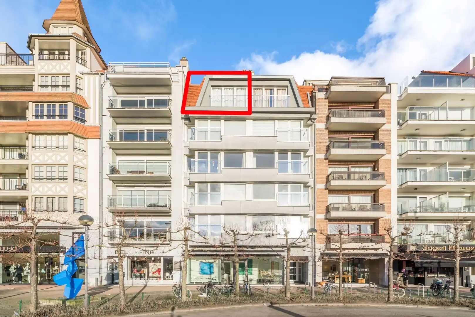 Uitstekend gelegen appartement met 3 slaapkamers in hartje Zoute op de Kustlaan aan de minigolf foto 14