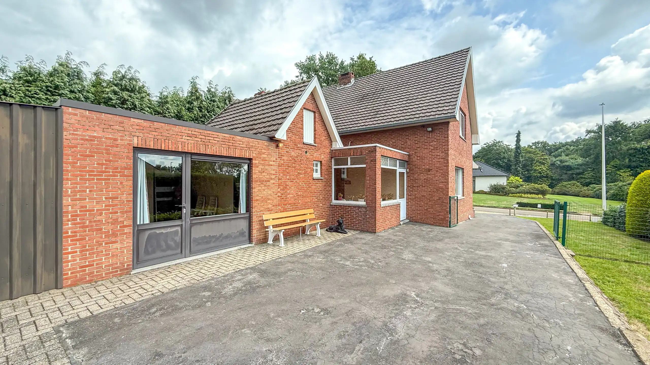 Rustig gelegen woning met dubbele garage, kelder en privacy! foto 36