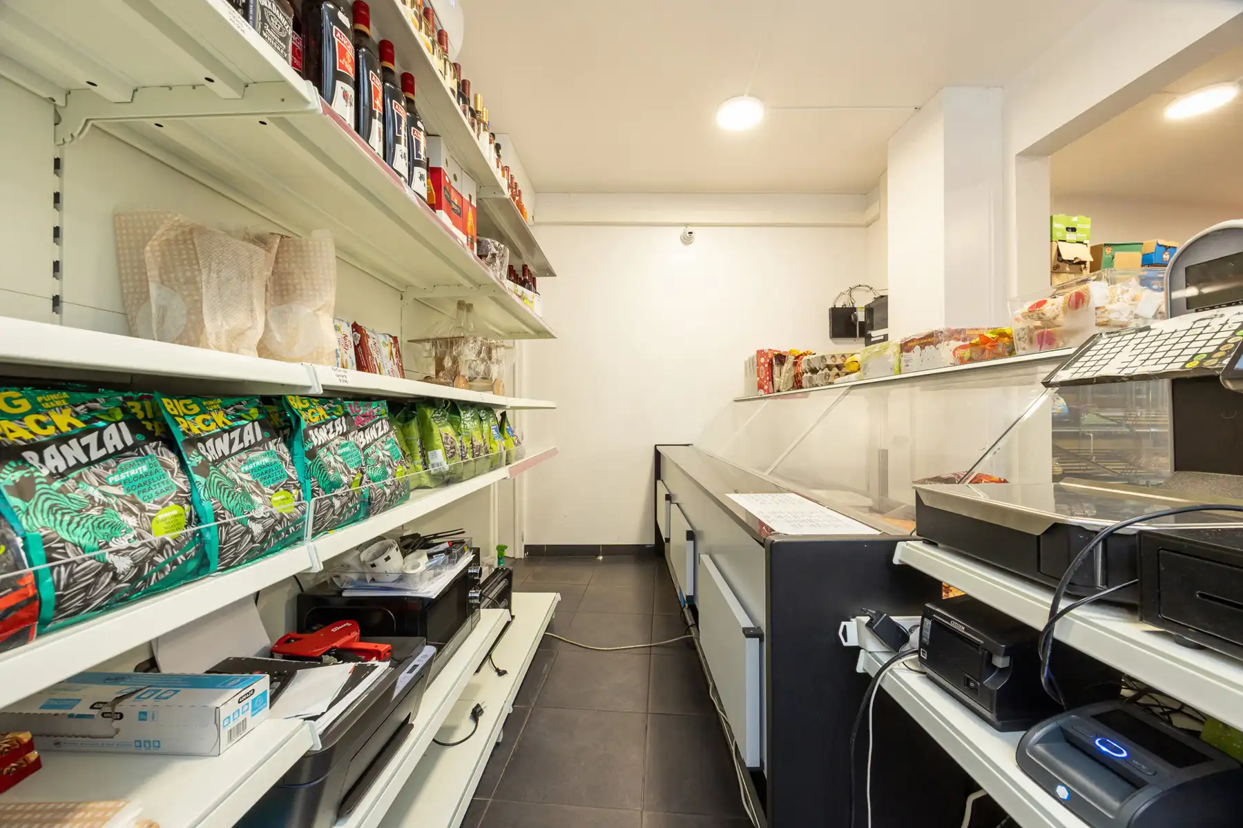 Gerenoveerd handelspand (110m²) met kelderverdieping (ca60m²) foto 8