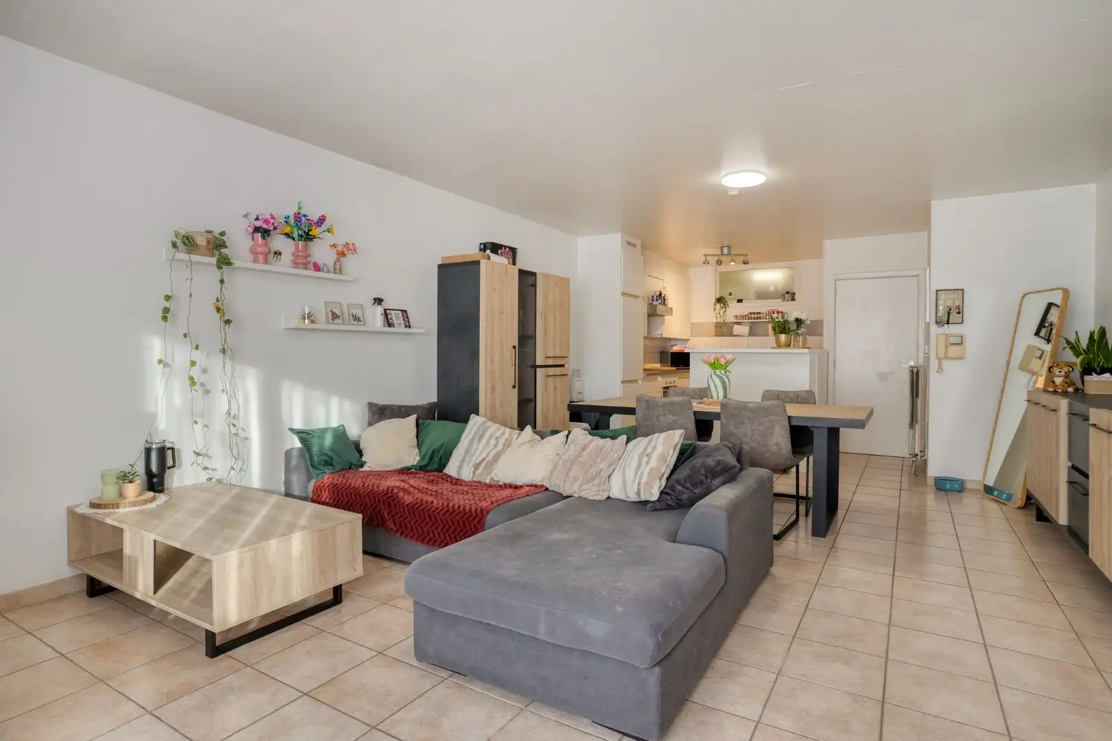 Leuk 2 slaapkamerappartement in het centrum van Wevelgem! foto {{pictureIndex}}
