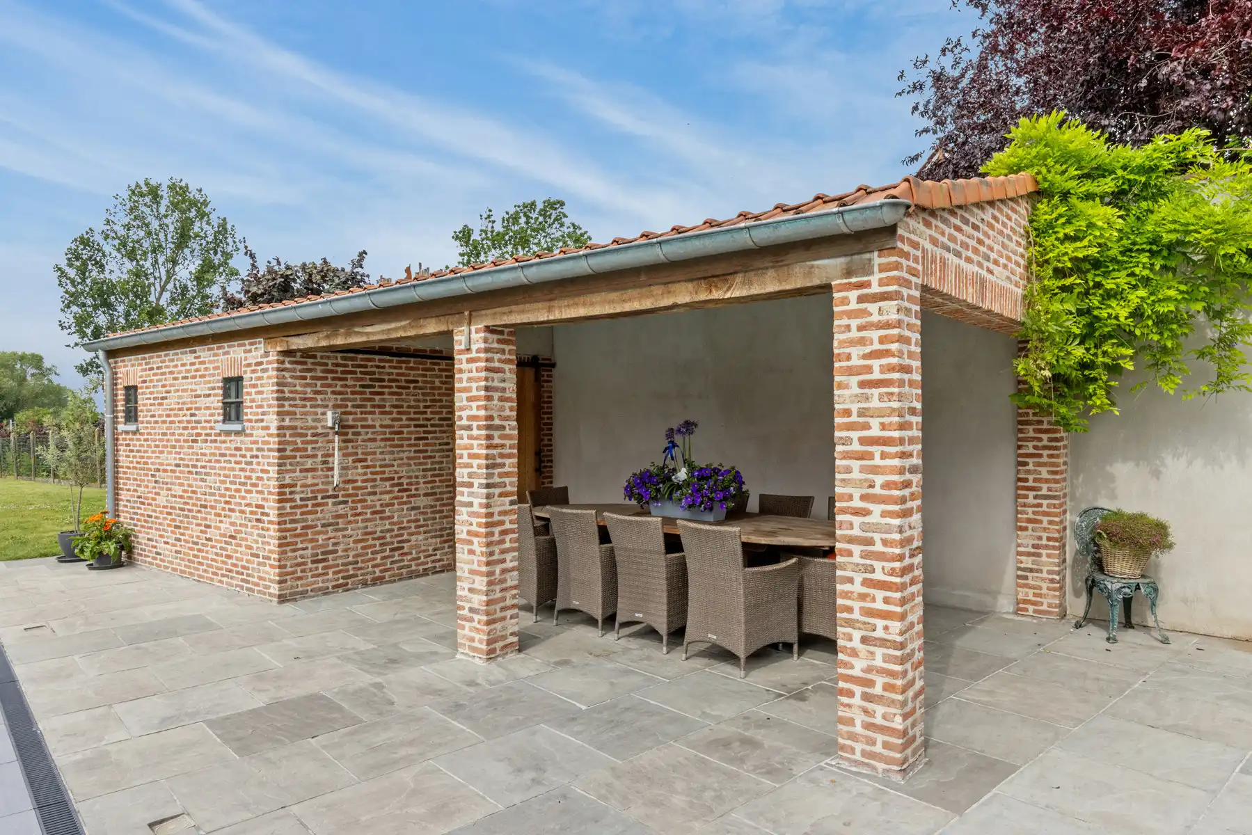 BAMBRUGGE - Uitzonderlijke woning met tuin op toplocatie foto 5