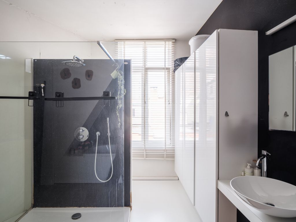 Lichtrijke en instapklare woning met stadskoer nabij Gent Centrum foto 11