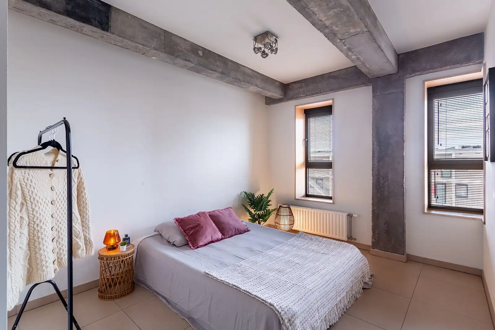 Stadsvibe en rust: energiezuinig appartement met terras foto 11