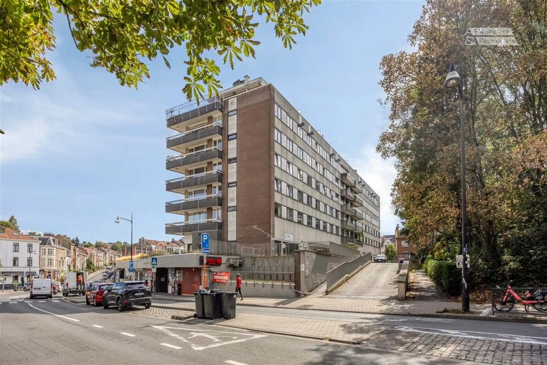 Centraal gelegen op te frissen 1 slaapkamer appartement in Watermael-Bosvoorde foto 2