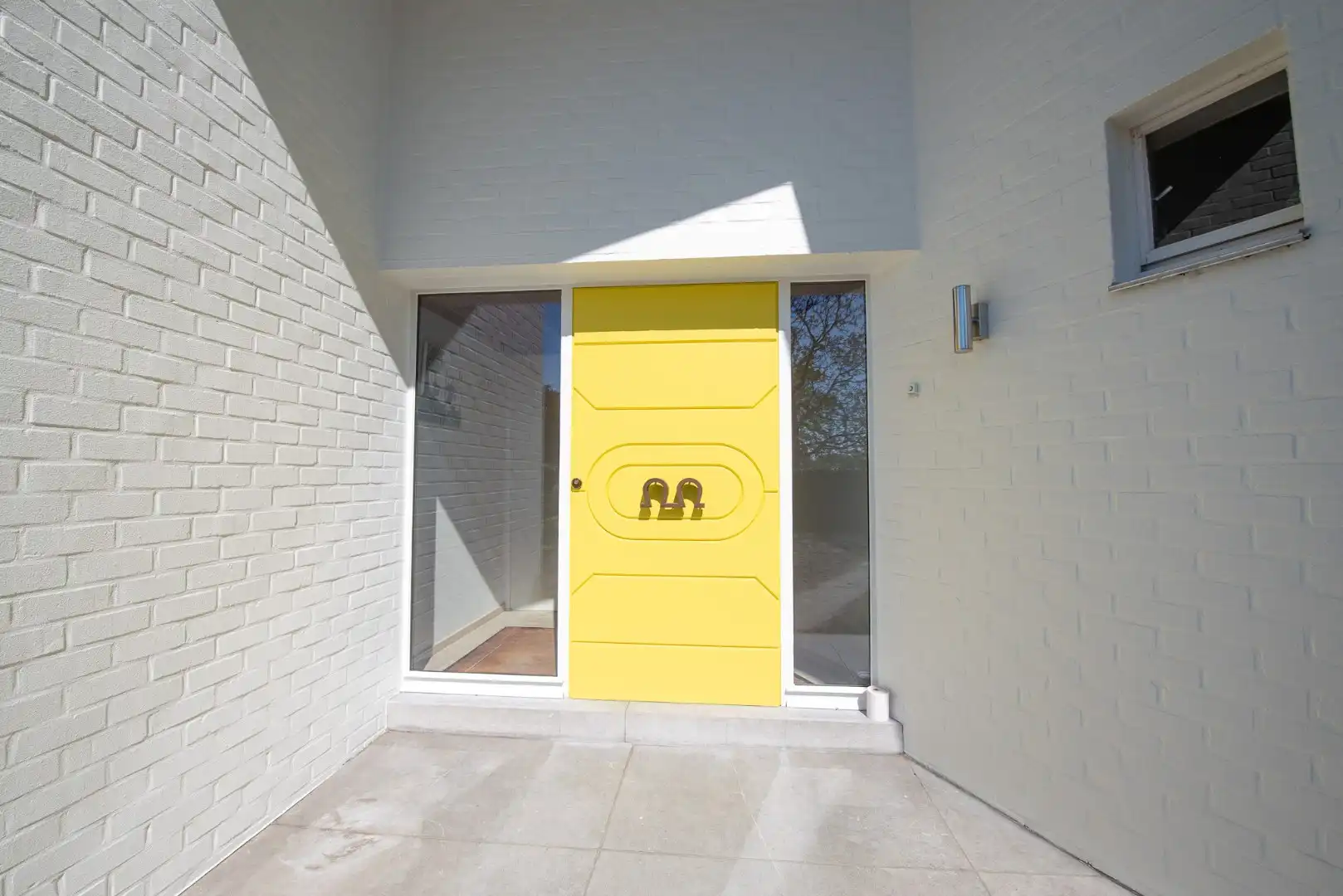 TE KOOP: Ruime architectenwoning in residentiële wijk 'De Piste'. Rustig, groen en zeer bereikbaar op een perceel van maar liefst 1800m²!  foto 3