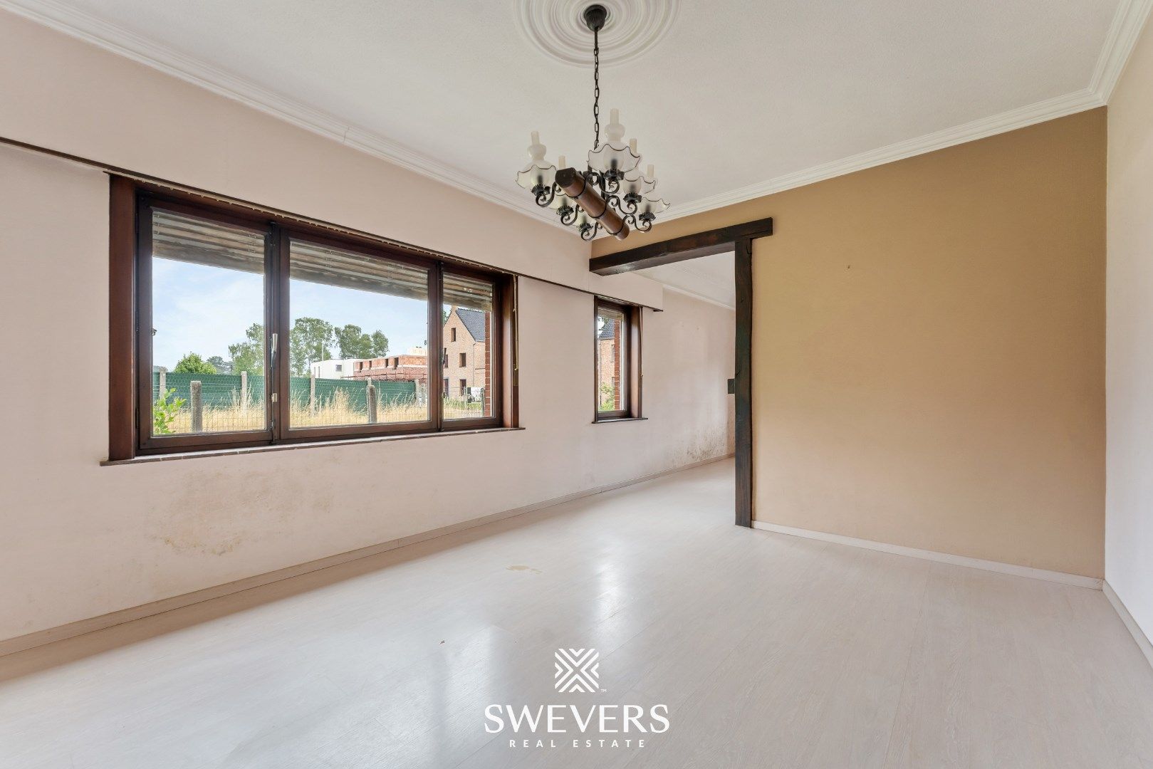 Gunstig gelegen, te renoveren woning, op mooi perceel van 8a 88ca foto 9