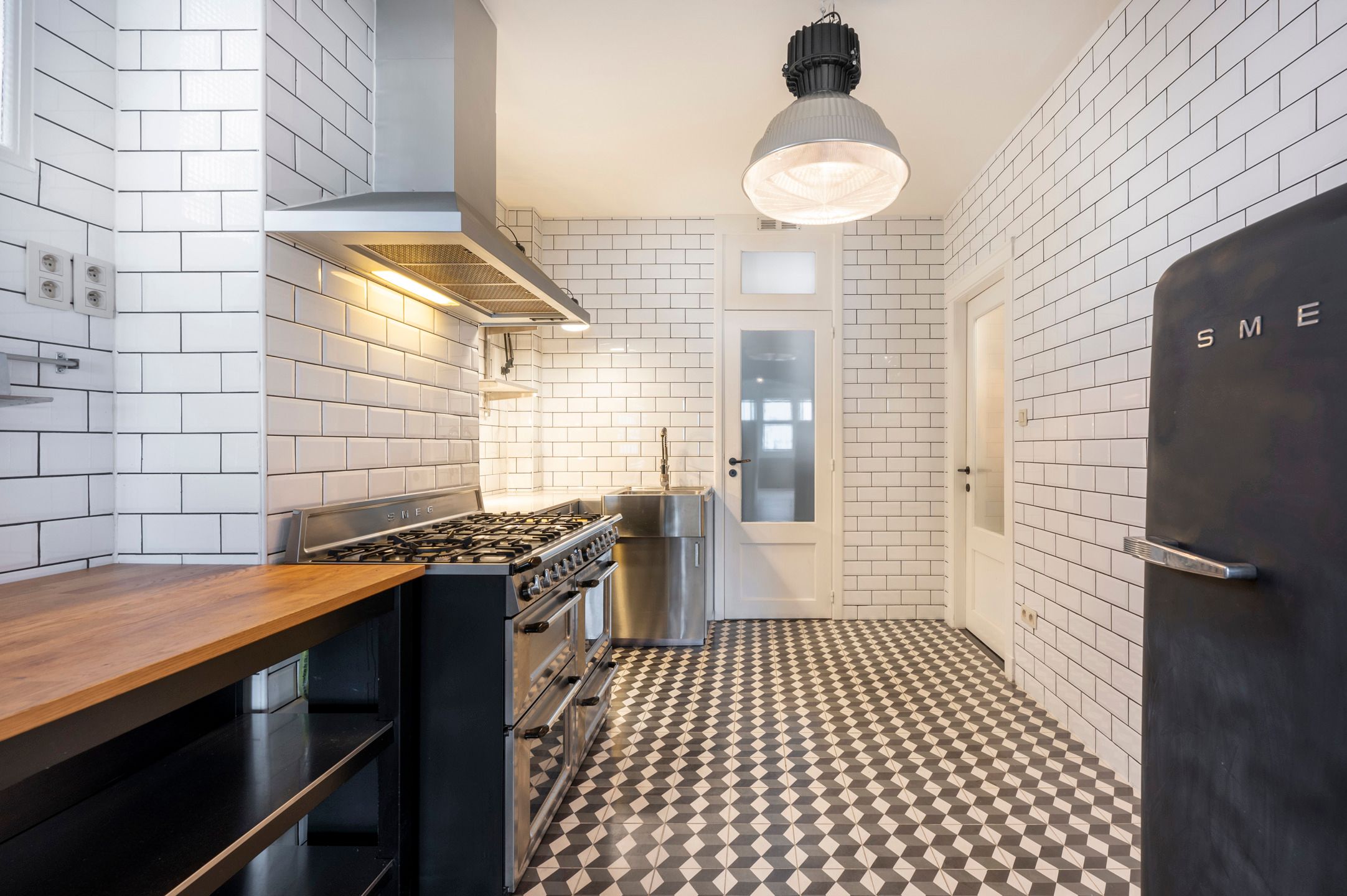 Charmant 2-slaapkamer appartement met industriële touch foto 3